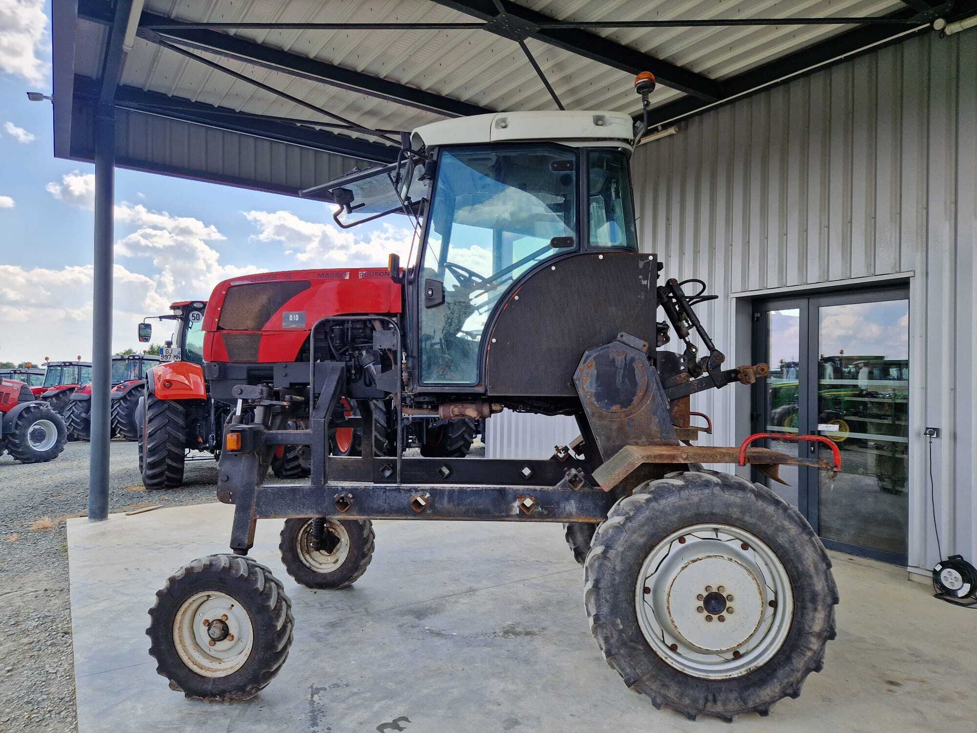 MASSEY FERGUSON 3325S