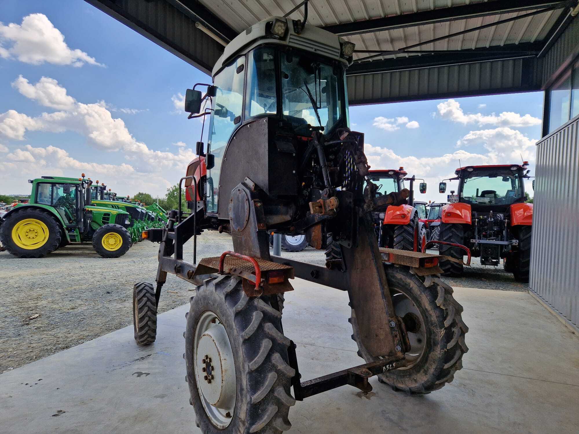 MASSEY FERGUSON 3325S