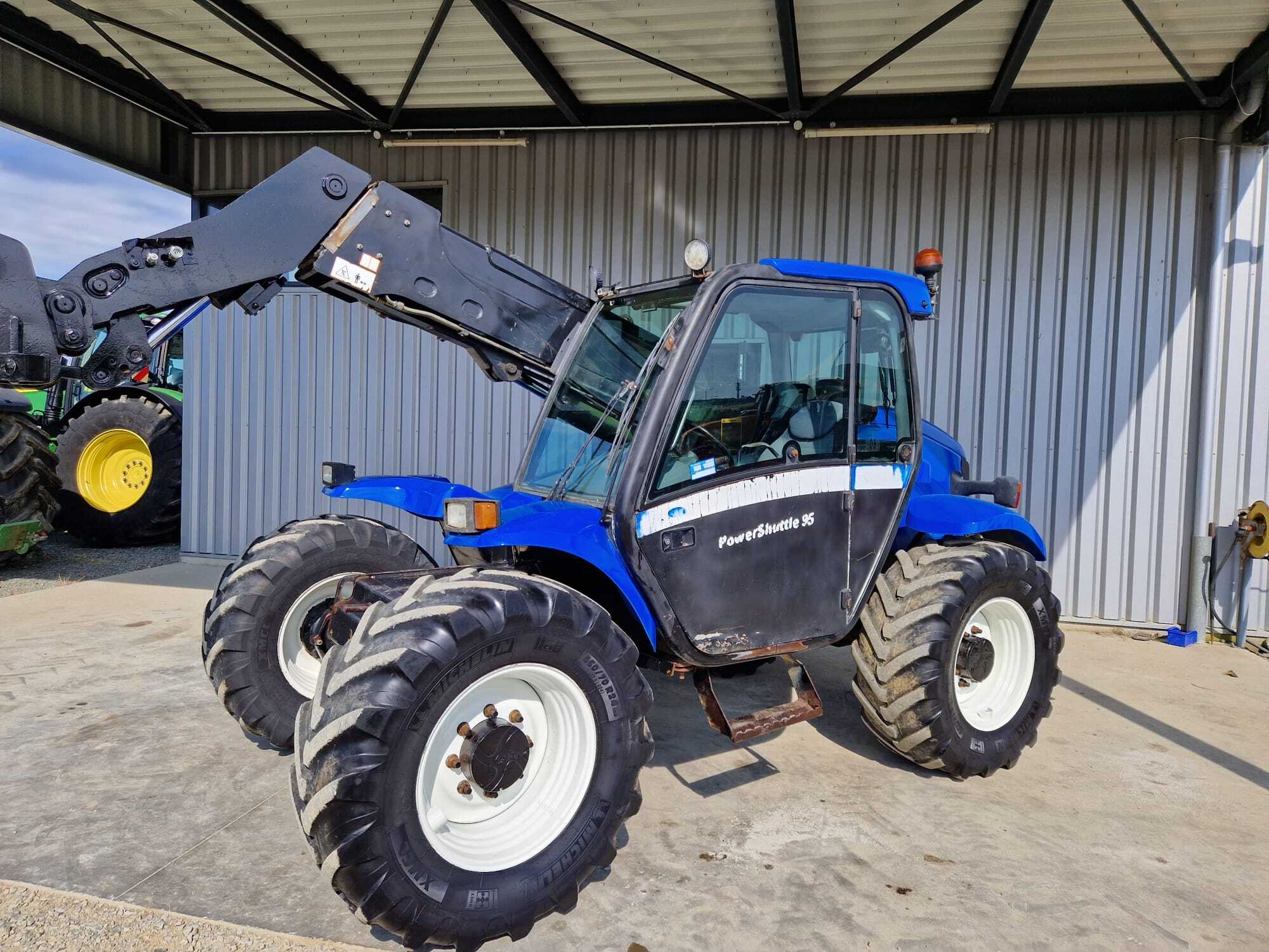 NEW HOLLAND LM415