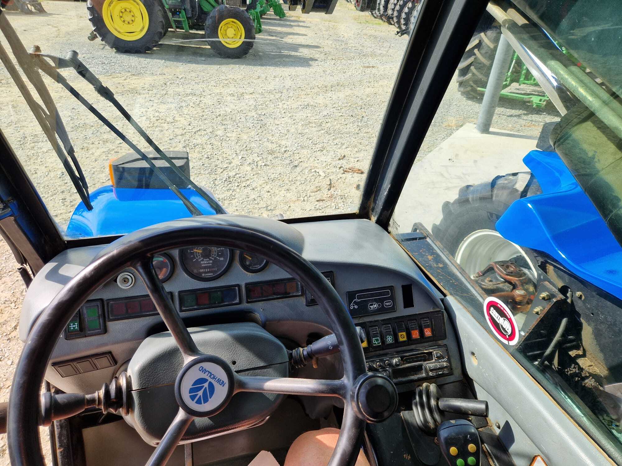 NEW HOLLAND LM415