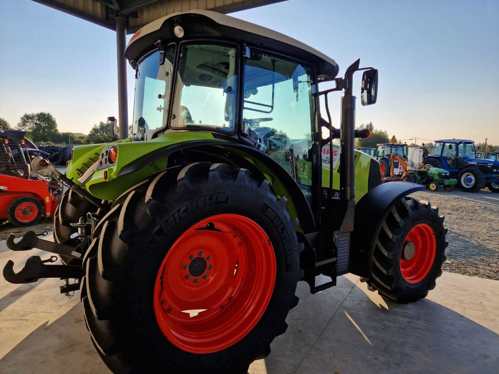 CLAAS ARION 420