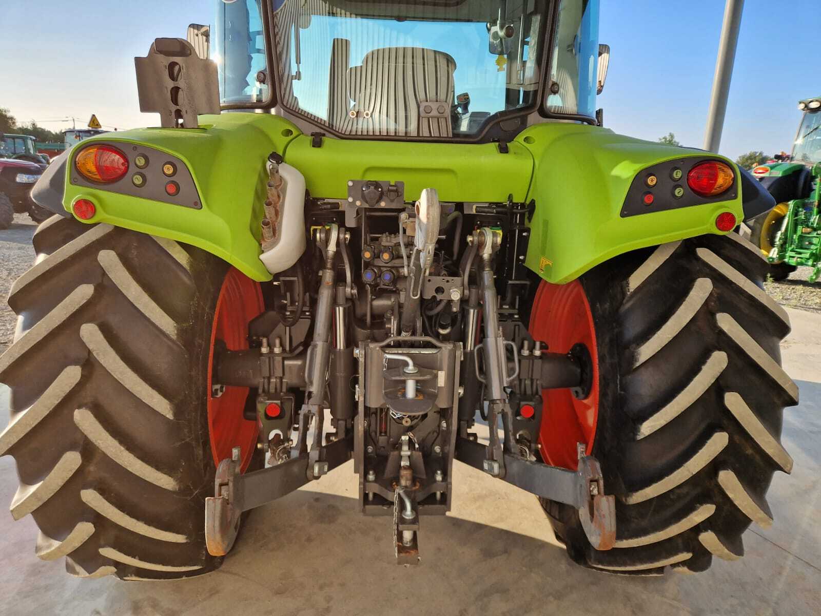 CLAAS ARION 420