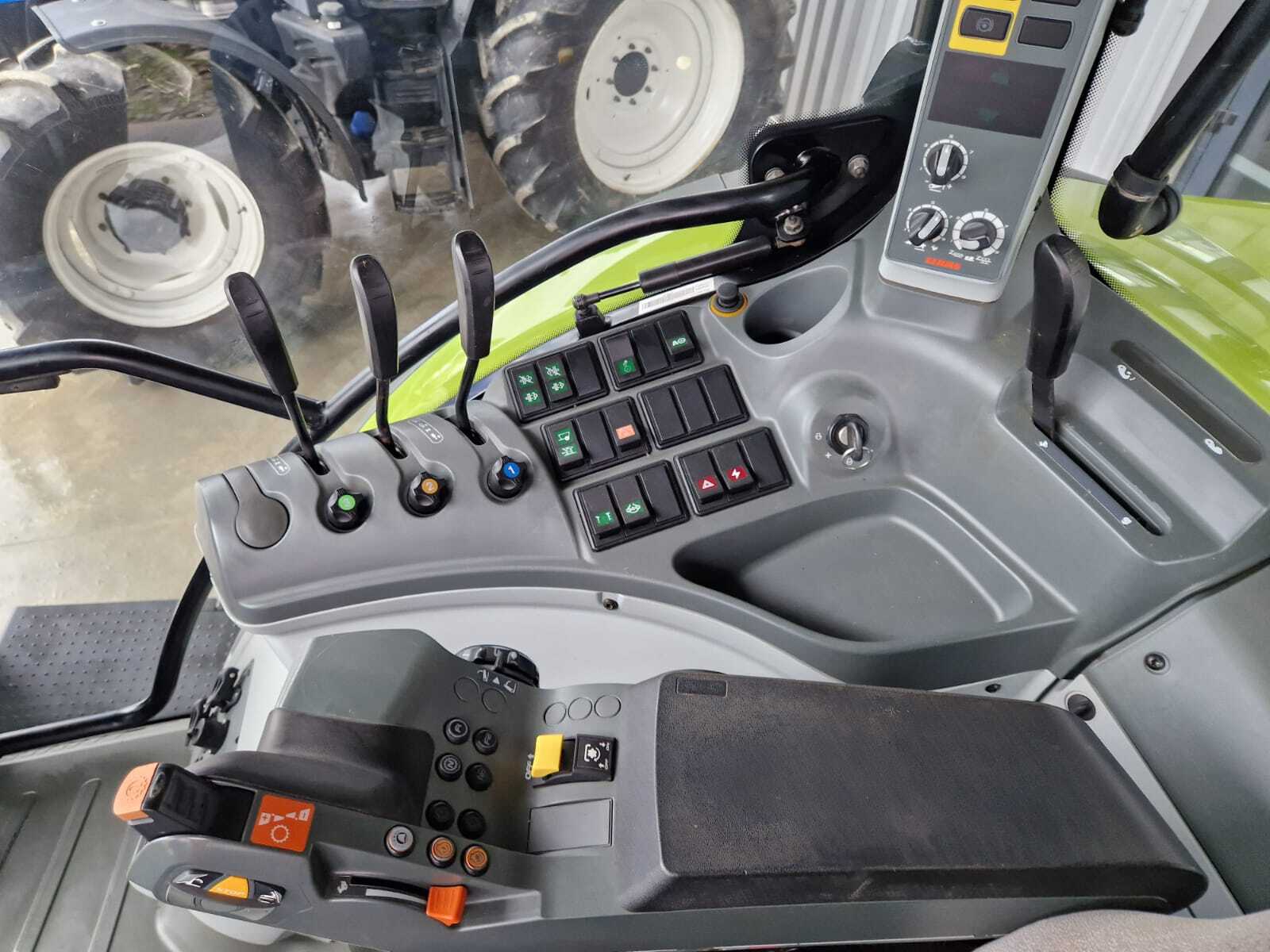 CLAAS ARION 520 CIS