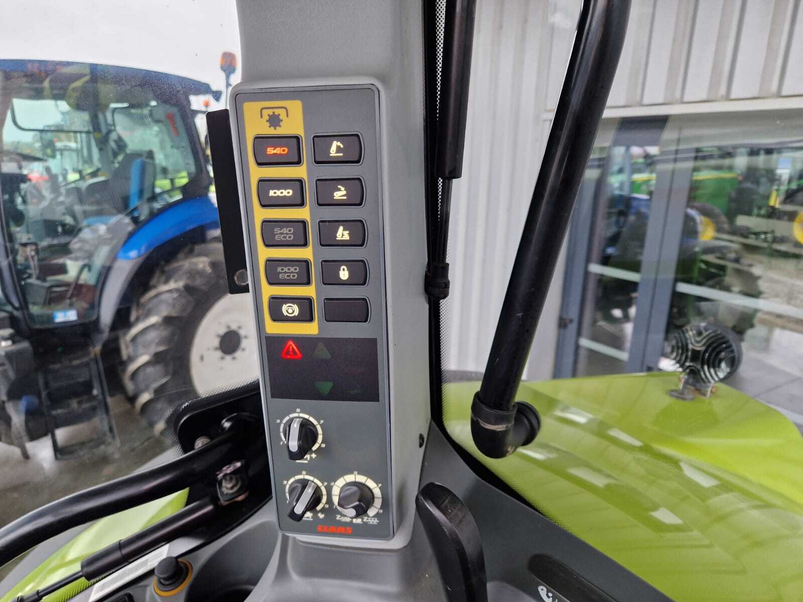 CLAAS ARION 520 CIS