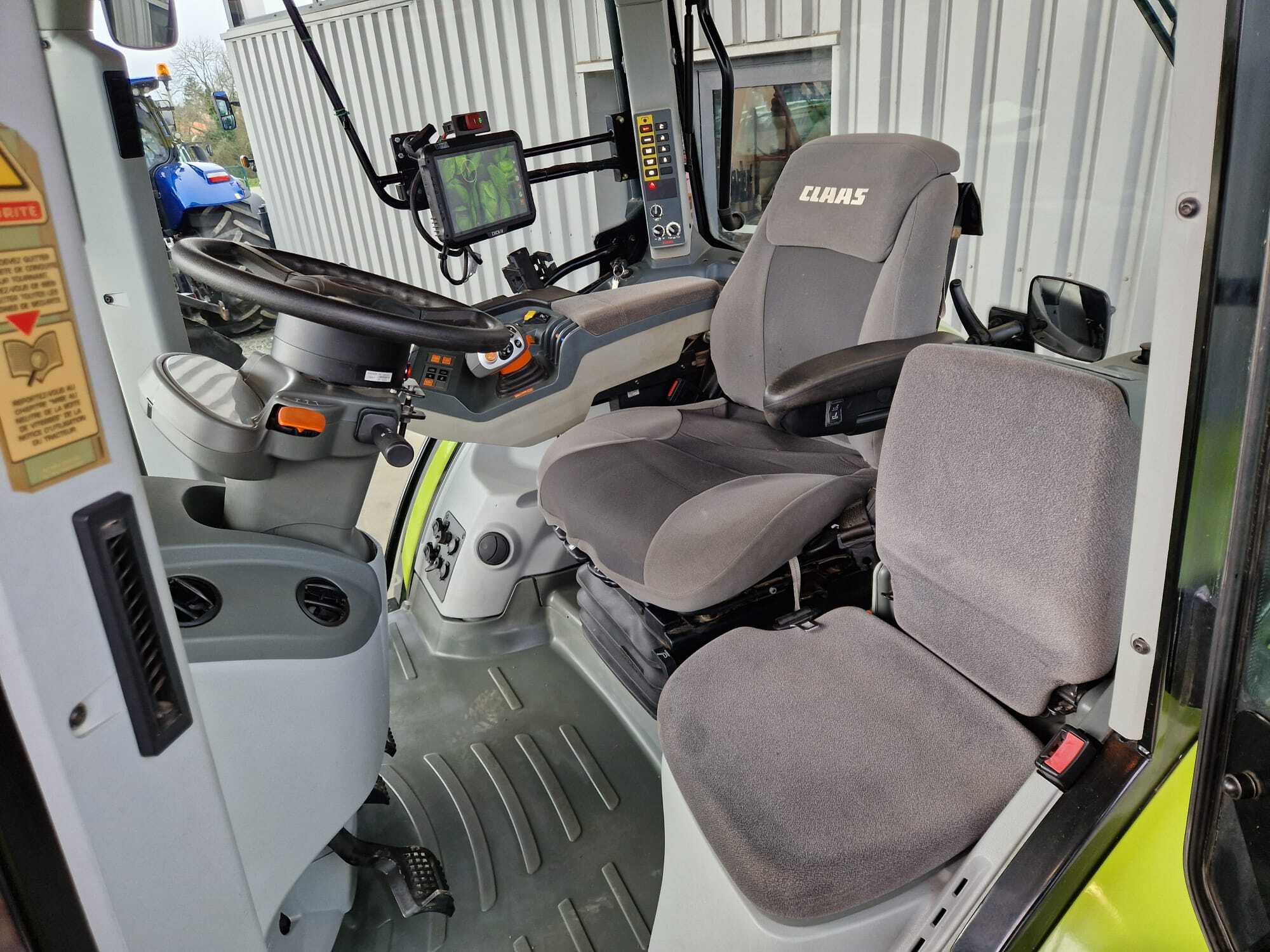 CLAAS ARION 630 CMATIC