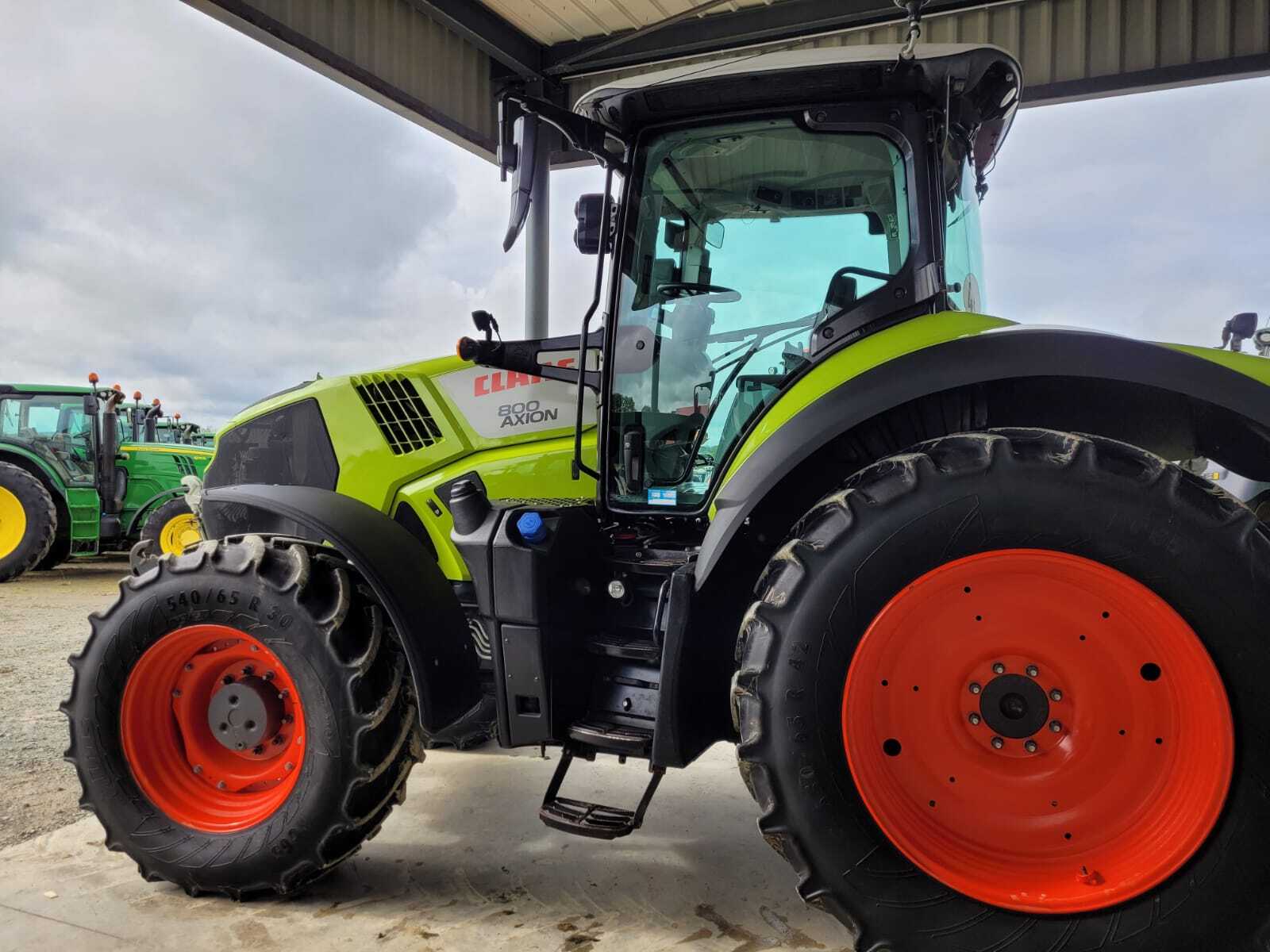 CLAAS AXION 800 CIS