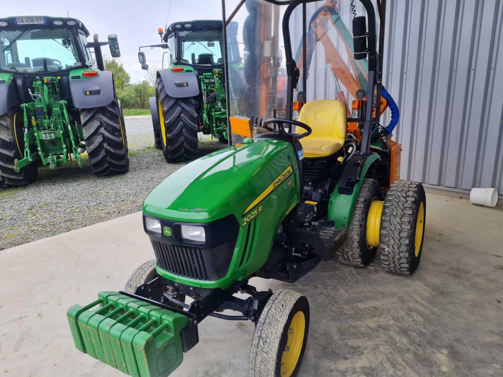 JOHN DEERE 2025R