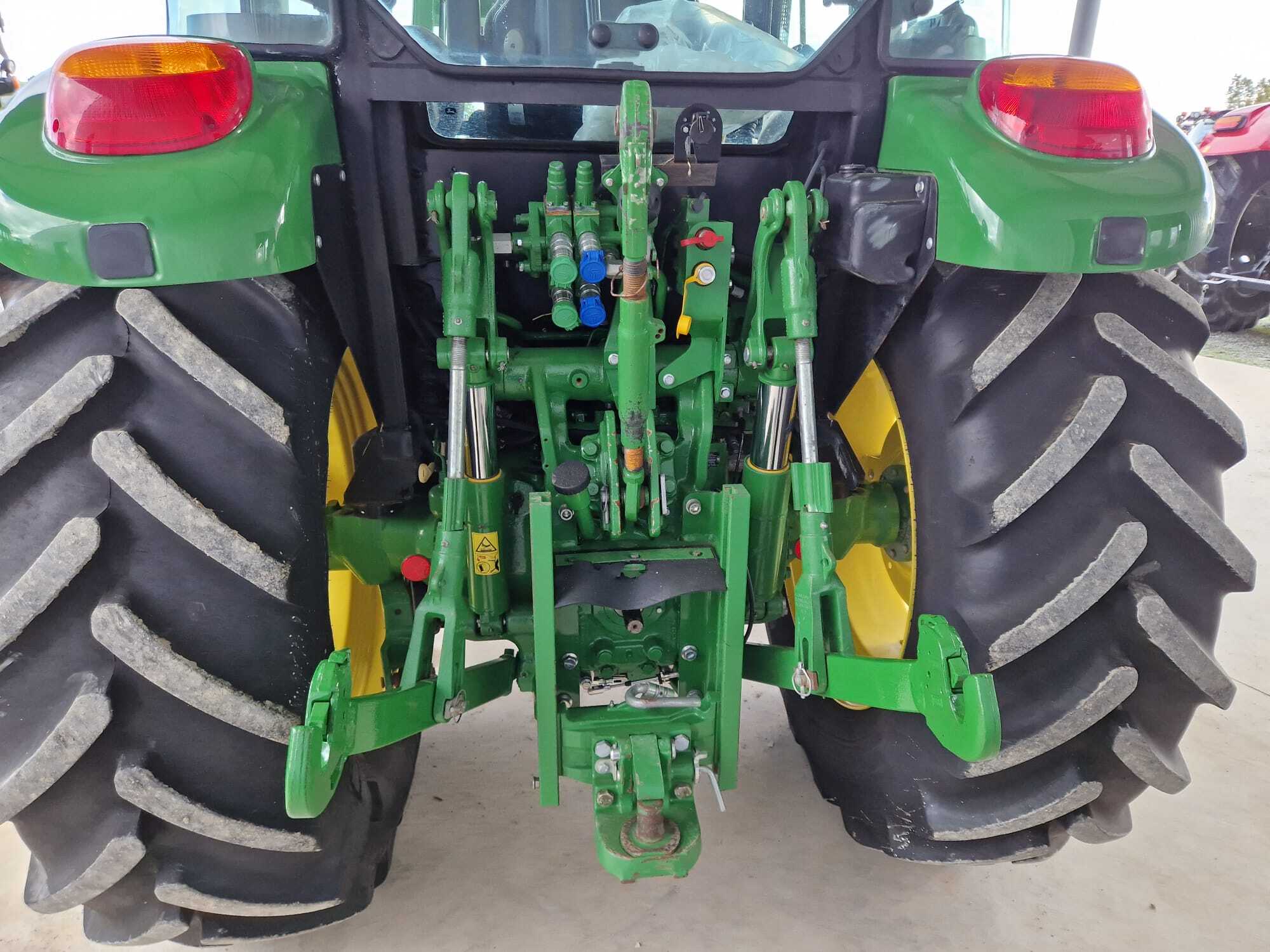 JOHN DEERE 5090M