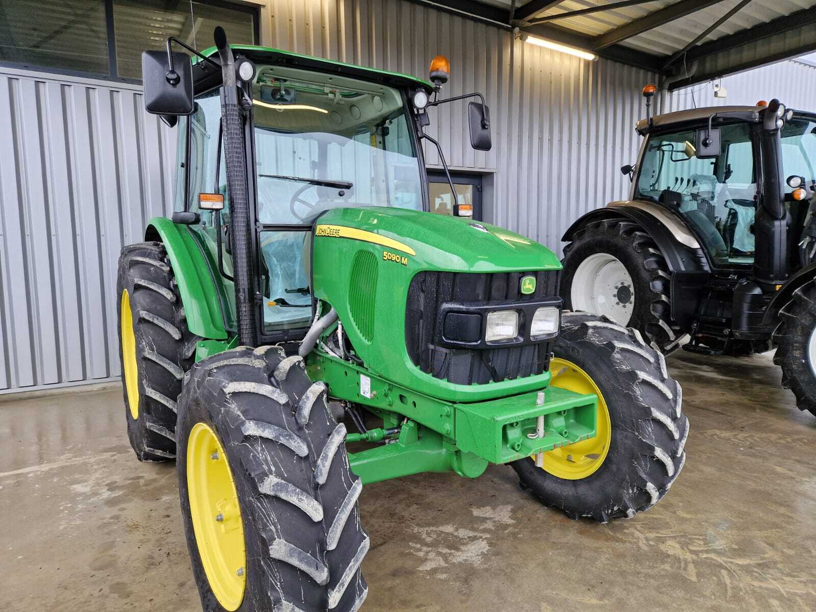 JOHN DEERE 5090M