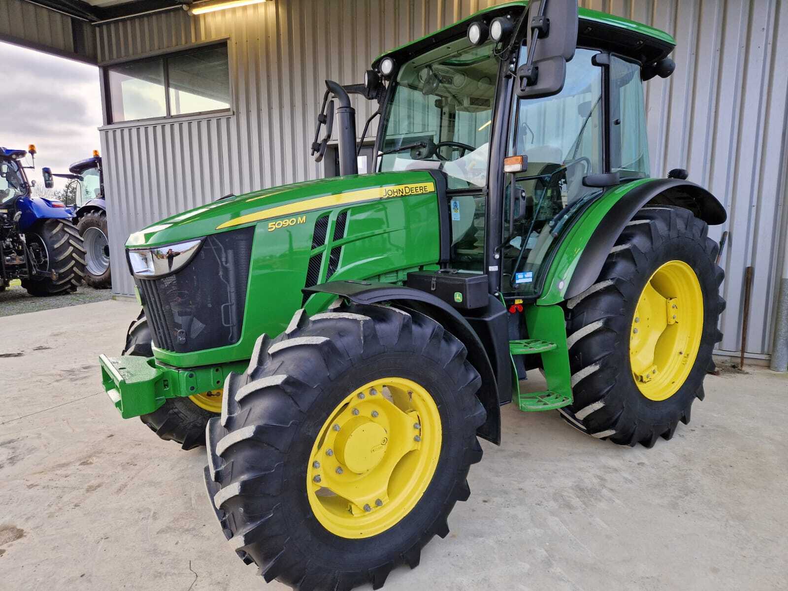 JOHN DEERE 5090M