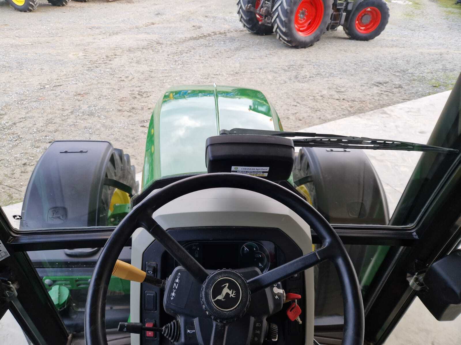 JOHN DEERE 5090M