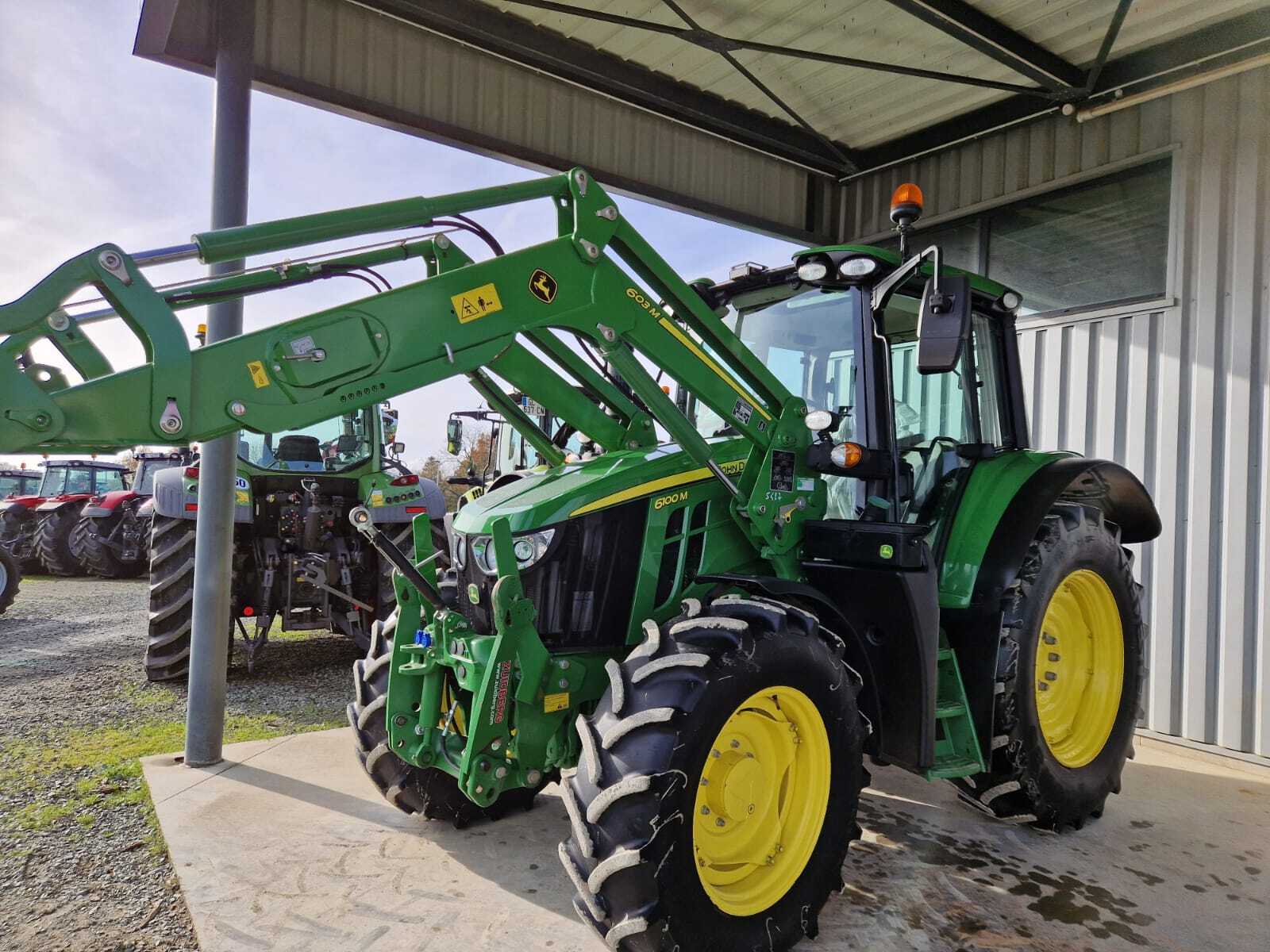 JOHN DEERE 6100M