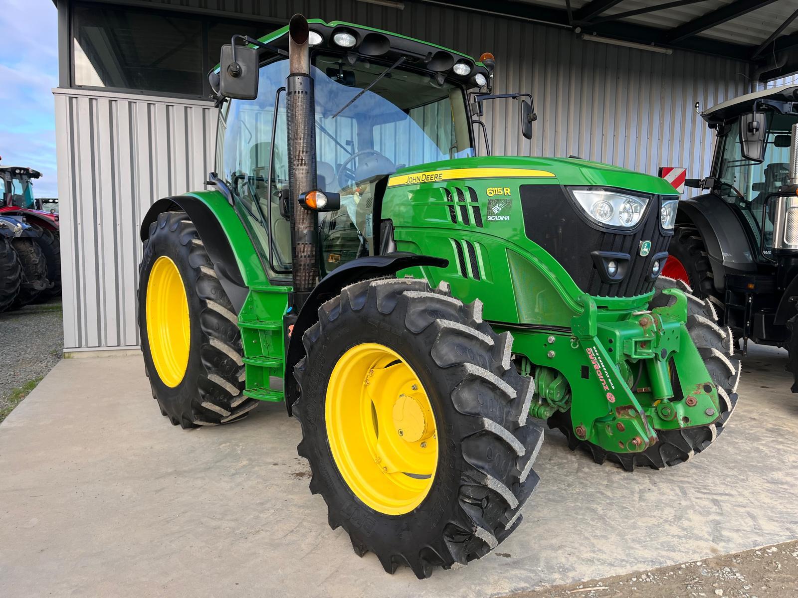 JOHN DEERE 6115R