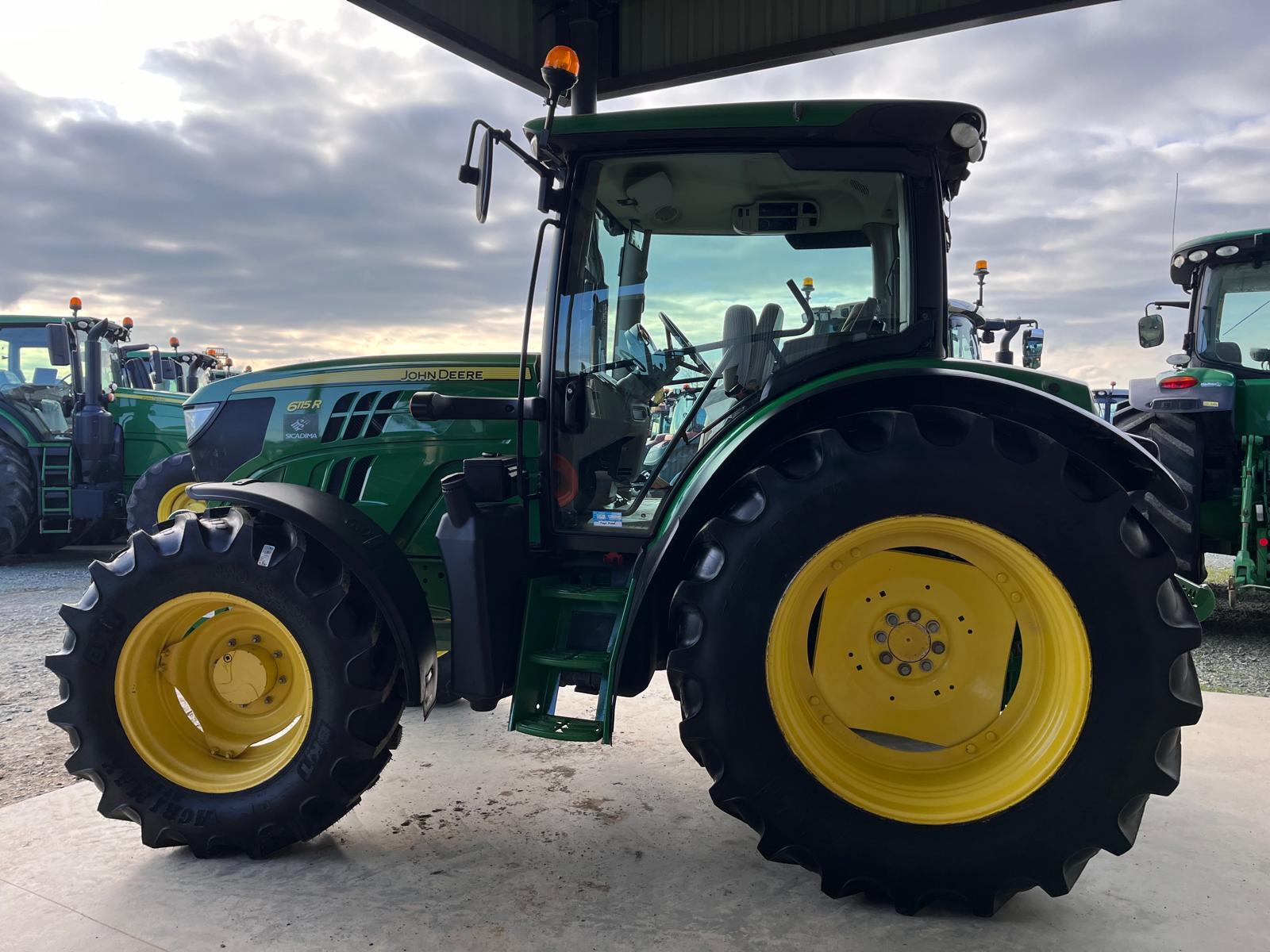 JOHN DEERE 6115R