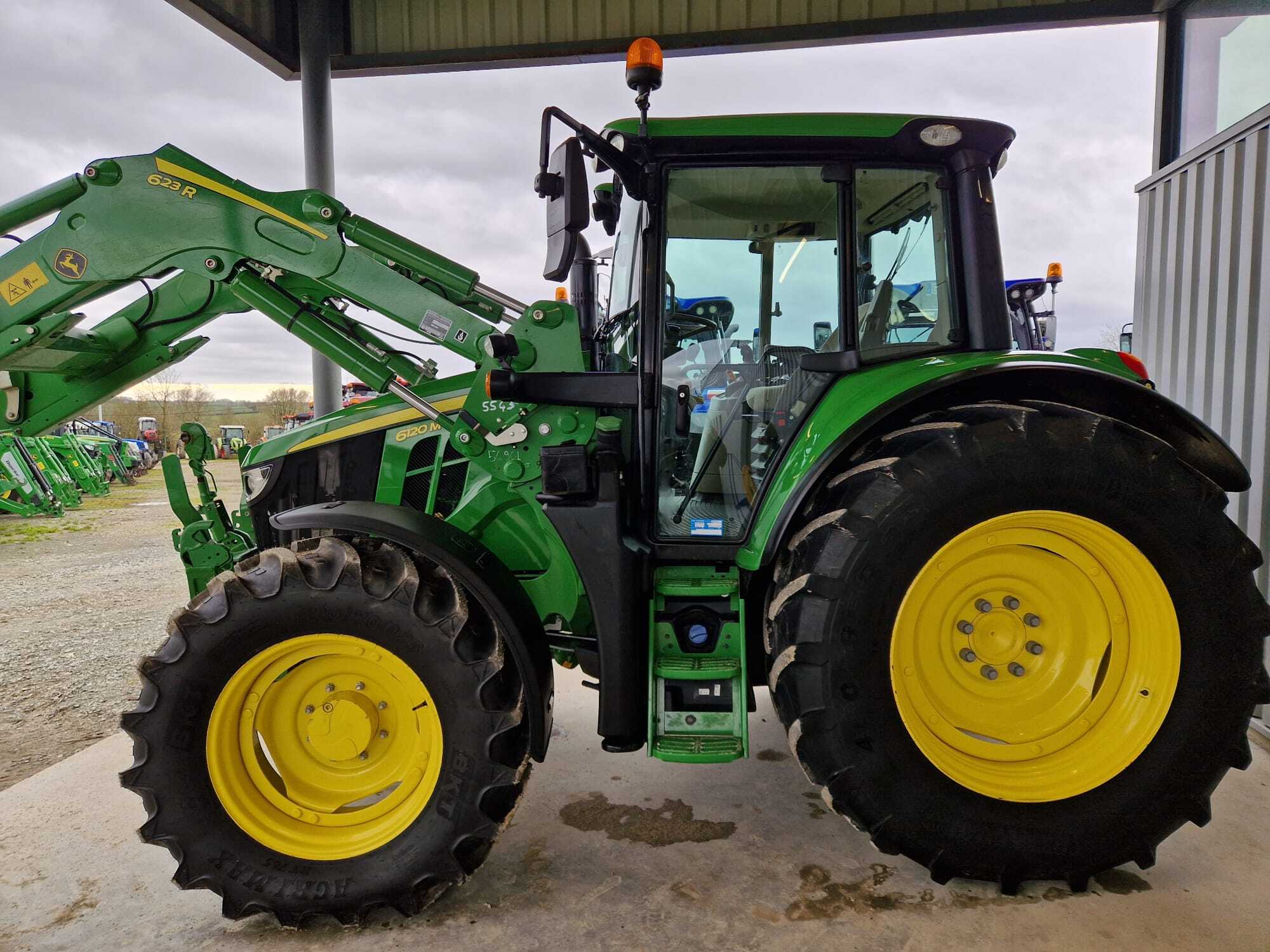 JOHN DEERE 6120M