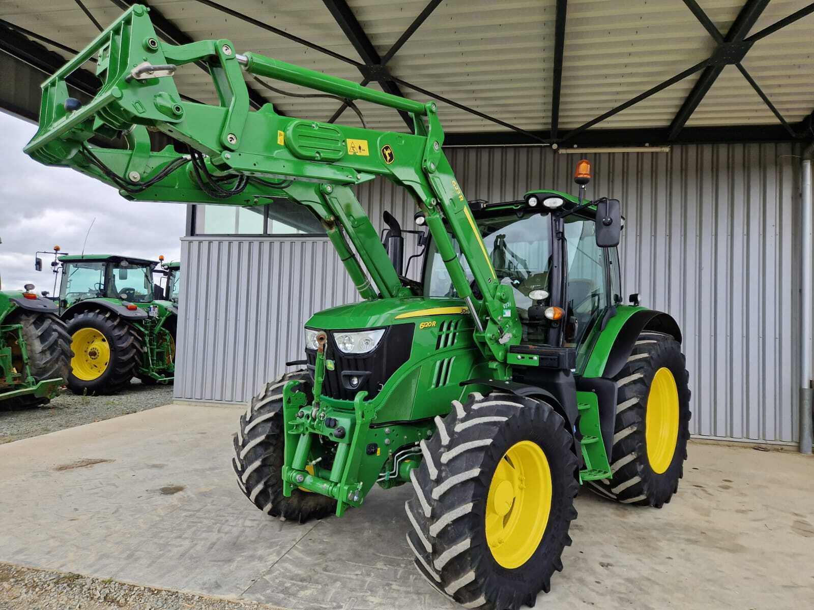 JOHN DEERE 6120R