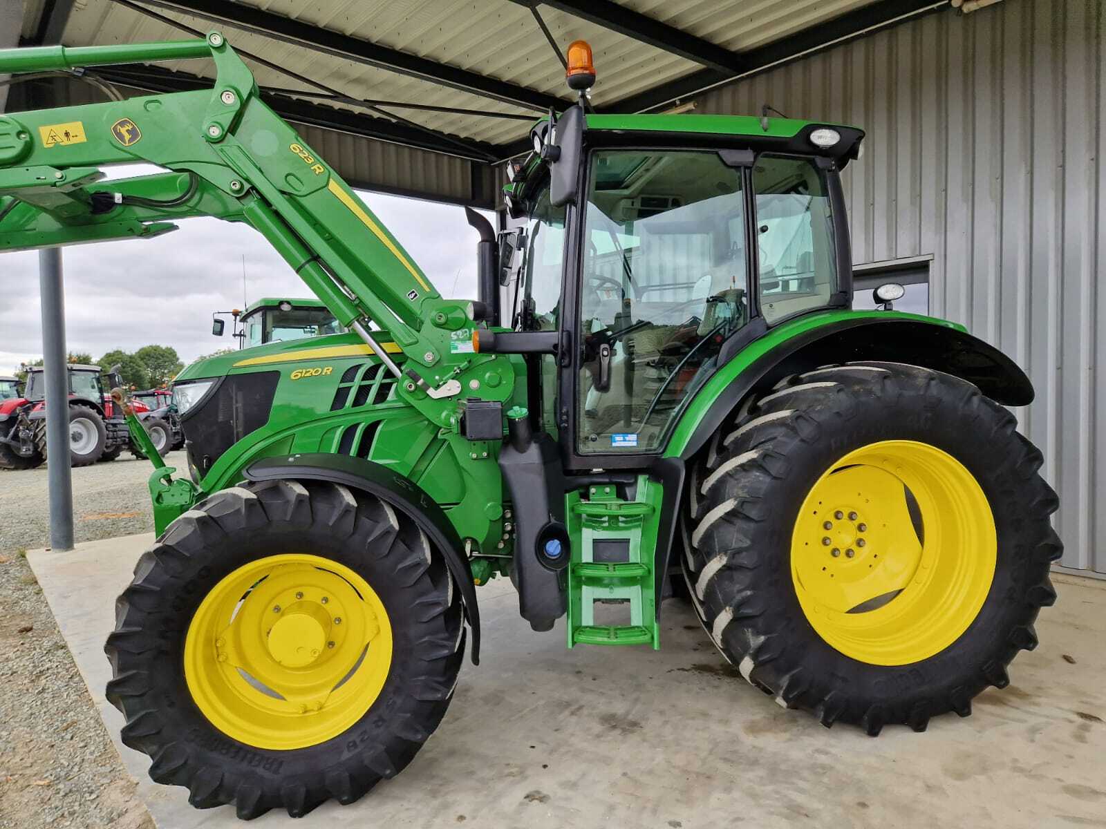 JOHN DEERE 6120R