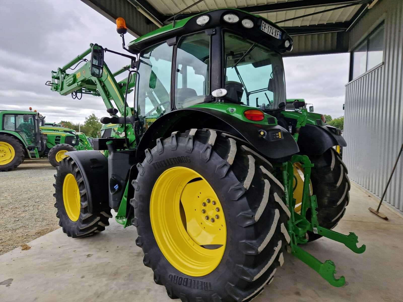 JOHN DEERE 6120R