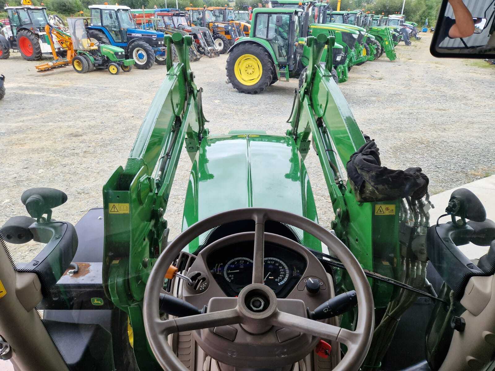 JOHN DEERE 6120R