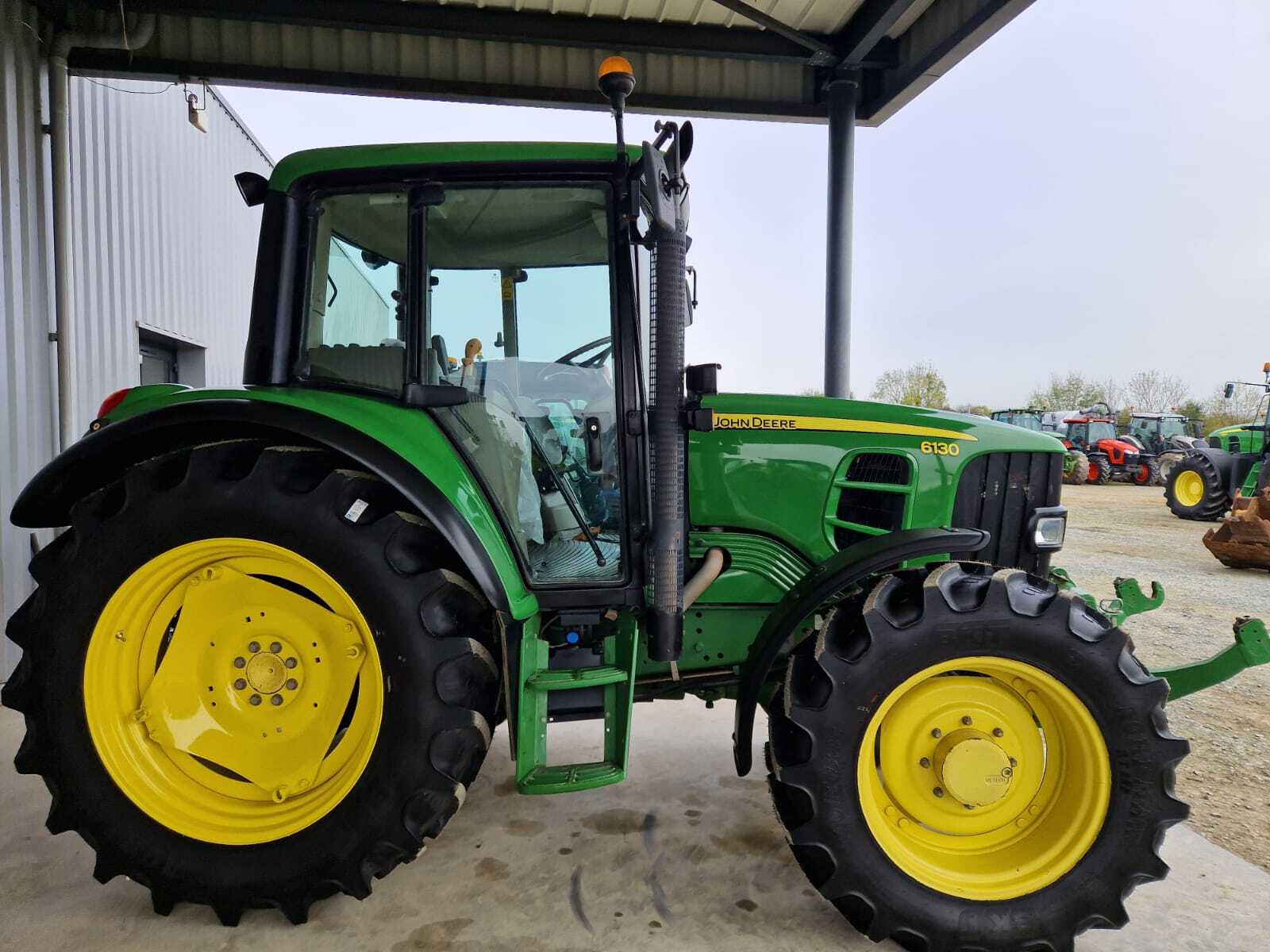 JOHN DEERE 6130