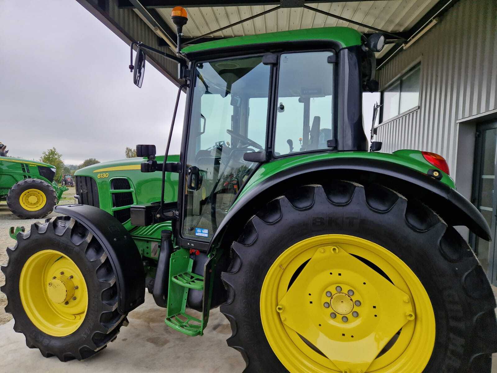 JOHN DEERE 6130