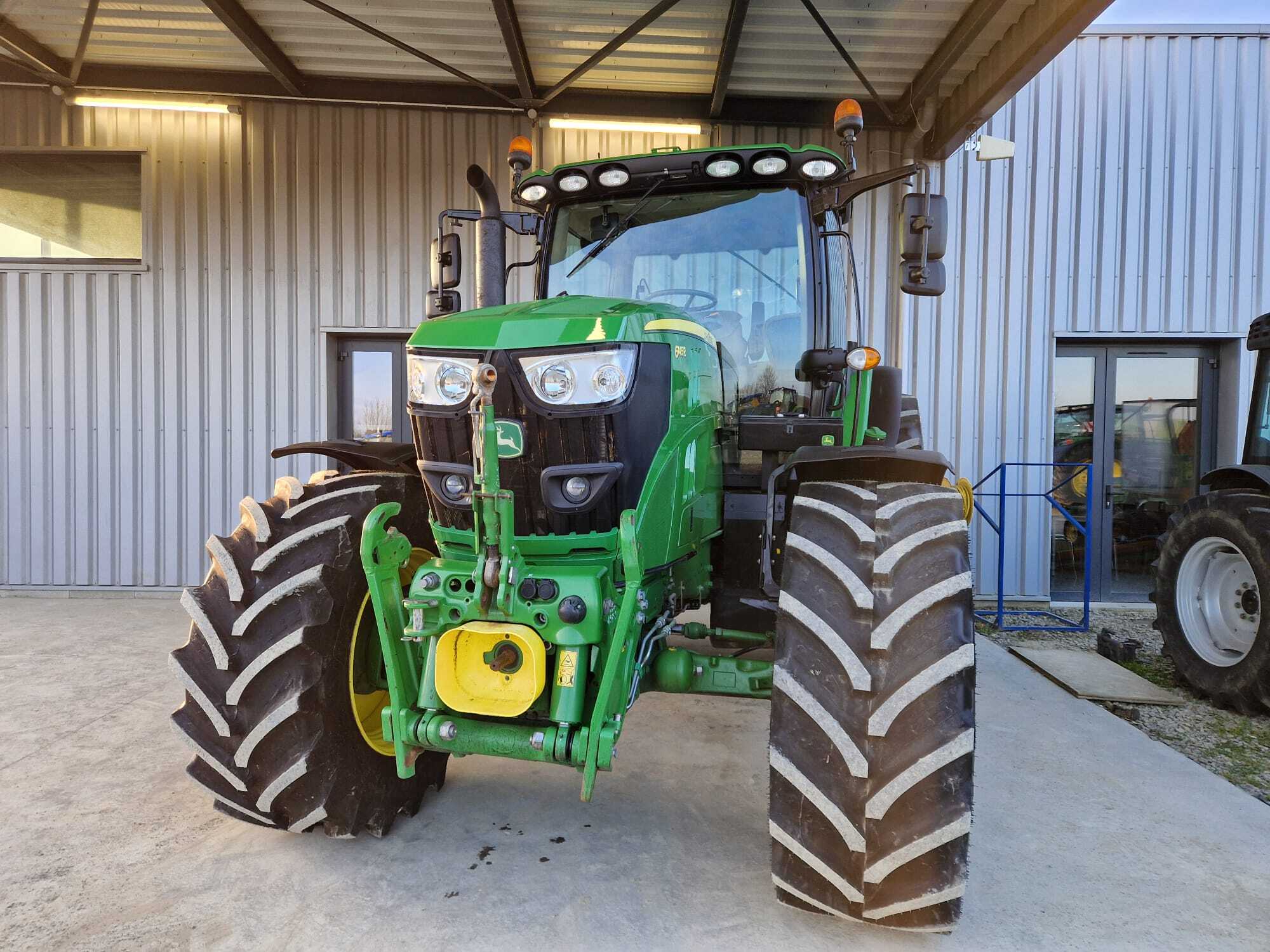 JOHN DEERE 6145R