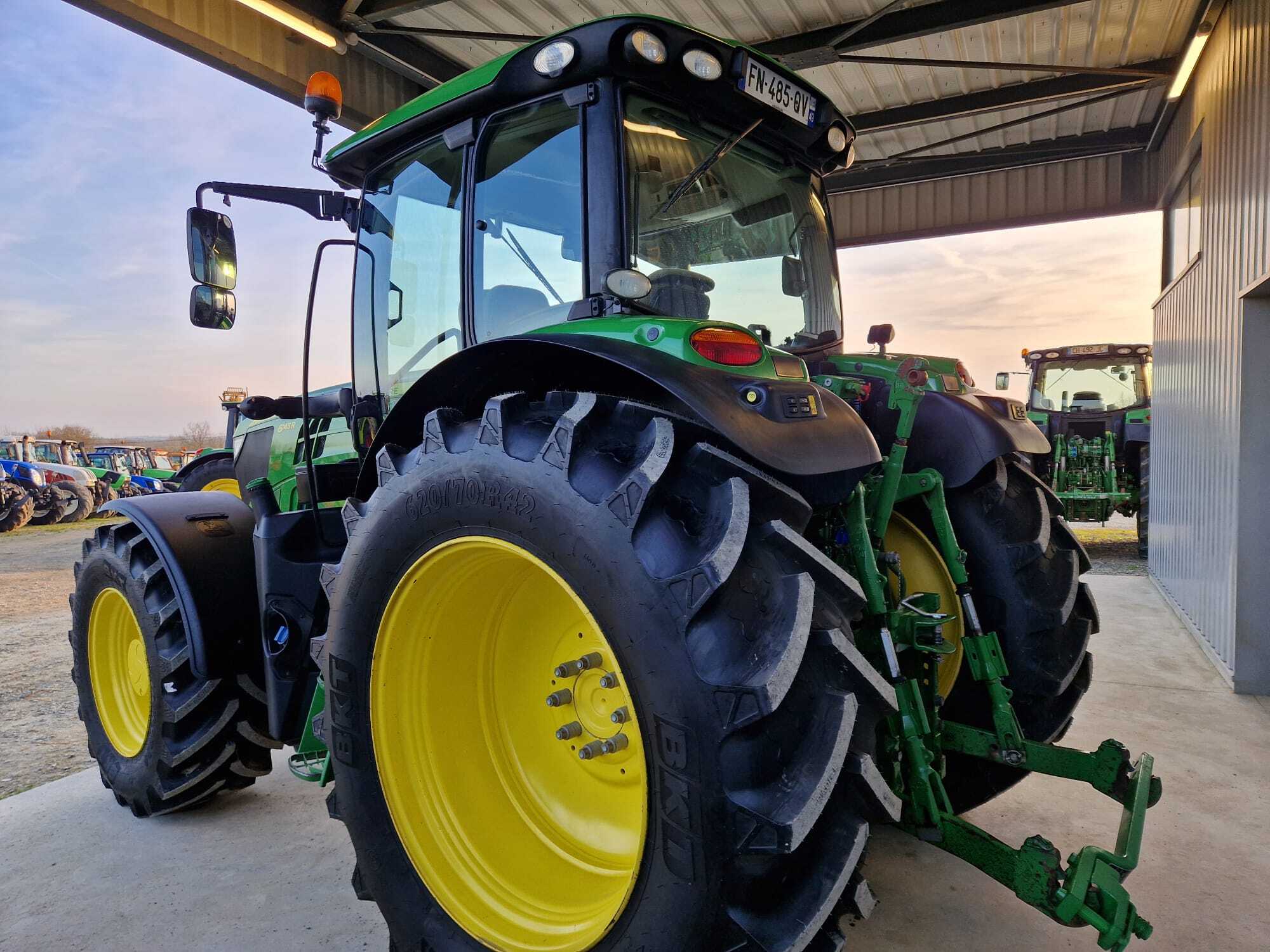 JOHN DEERE 6145R