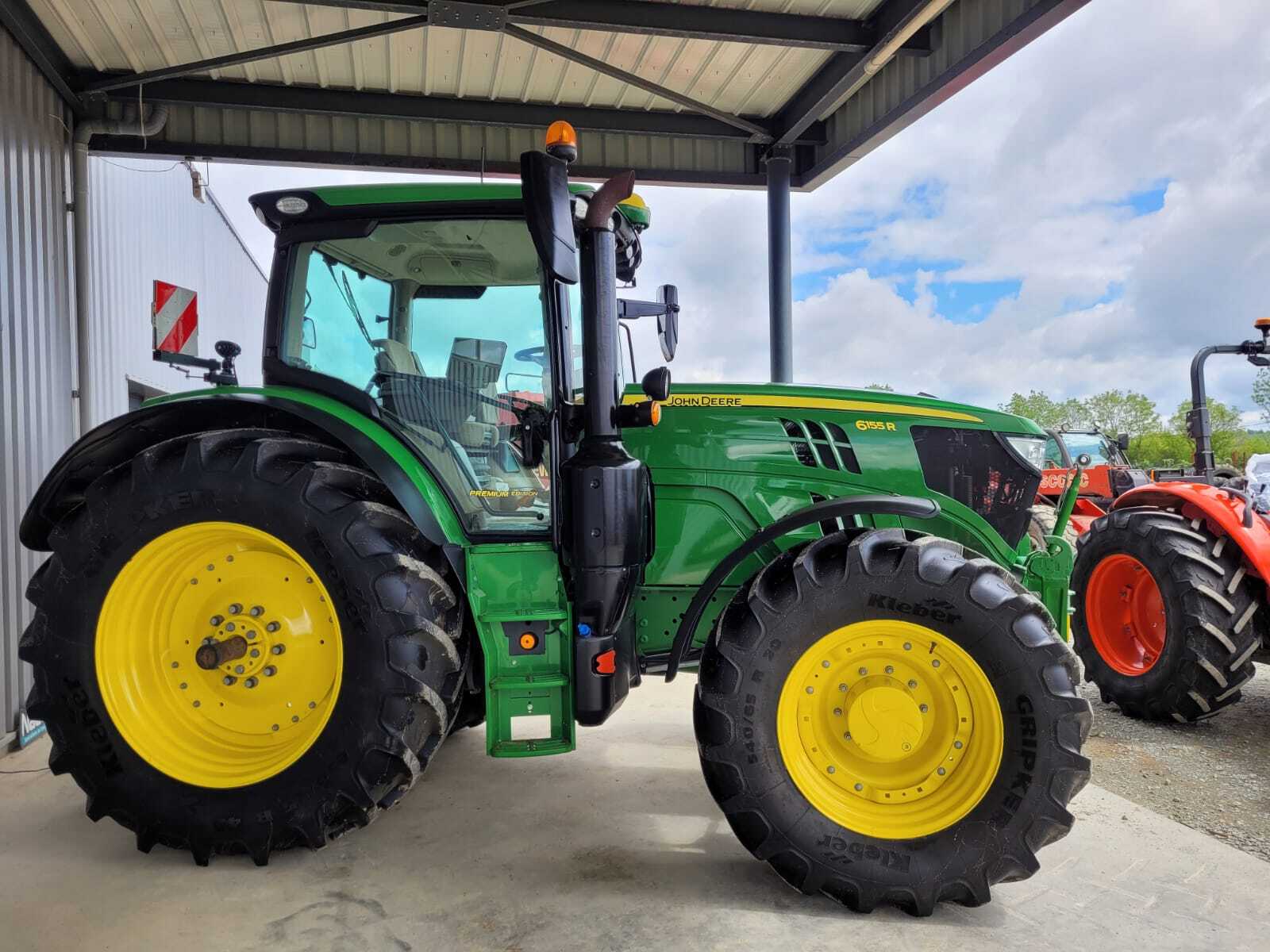 JOHN DEERE 6155R