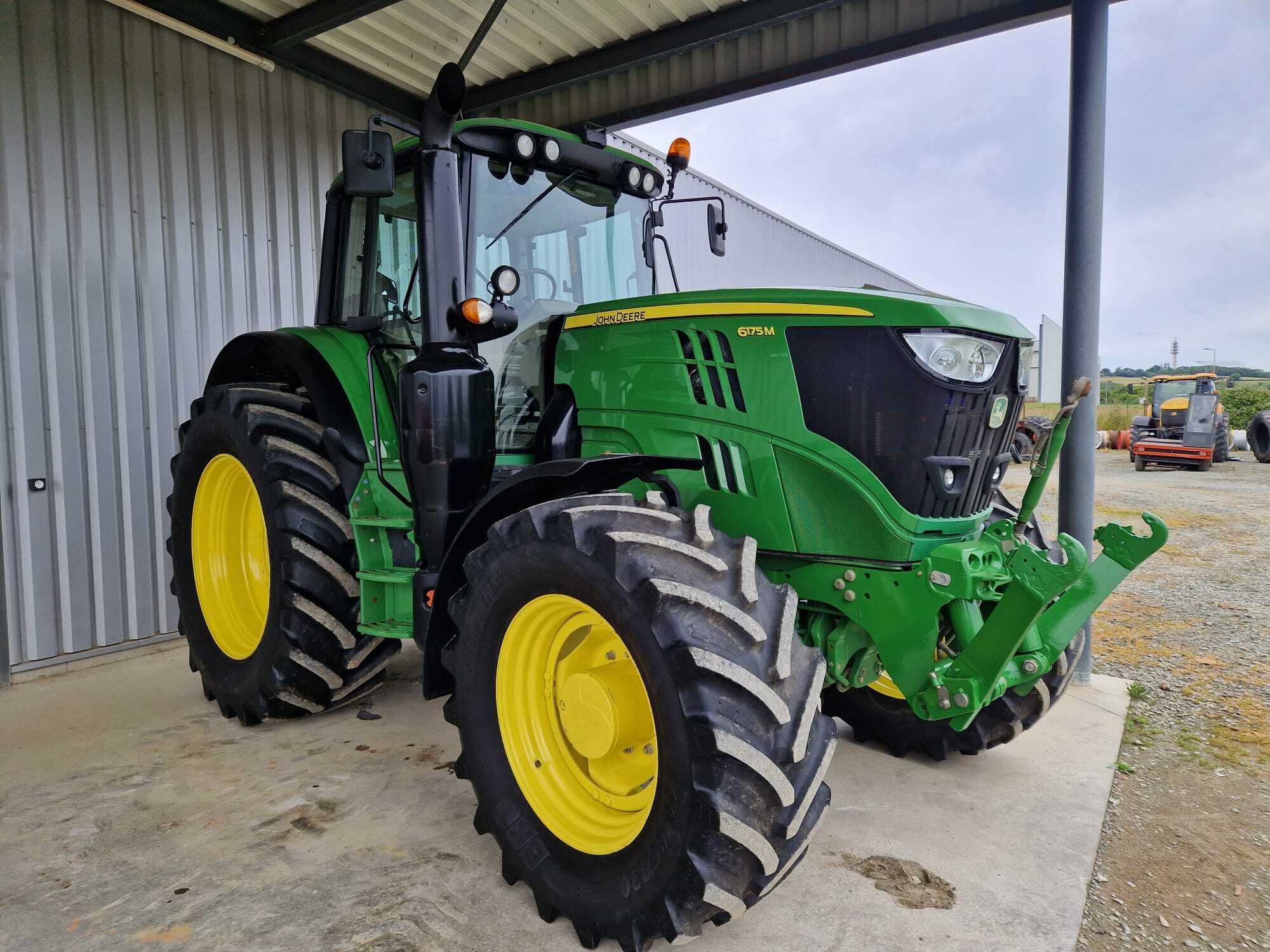 JOHN DEERE 6175M