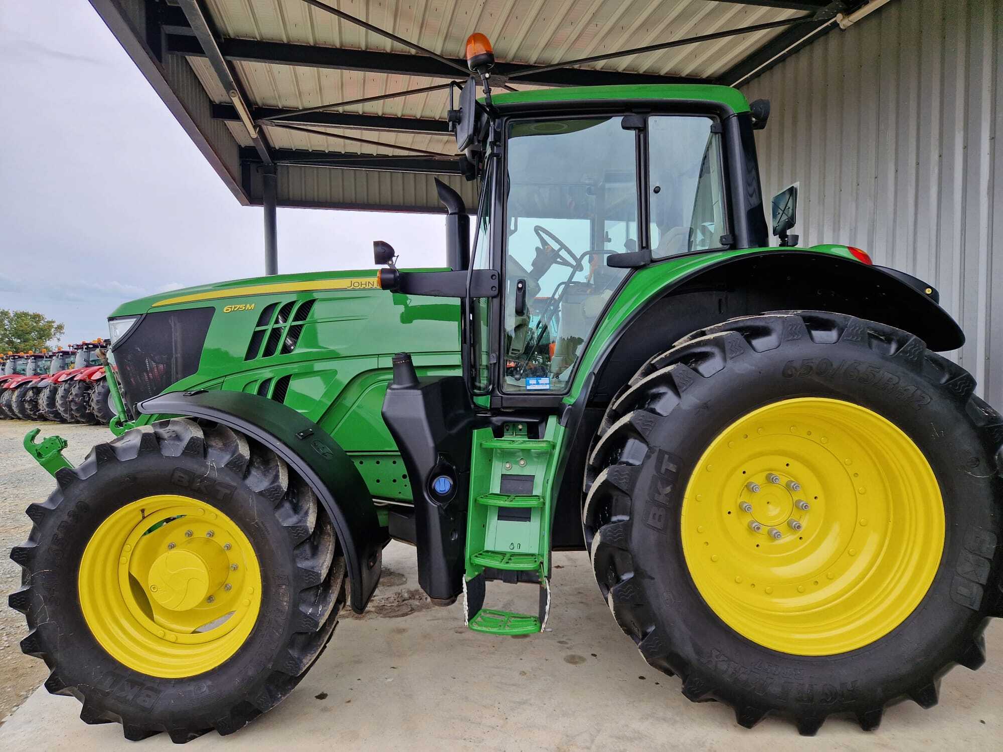 JOHN DEERE 6175M