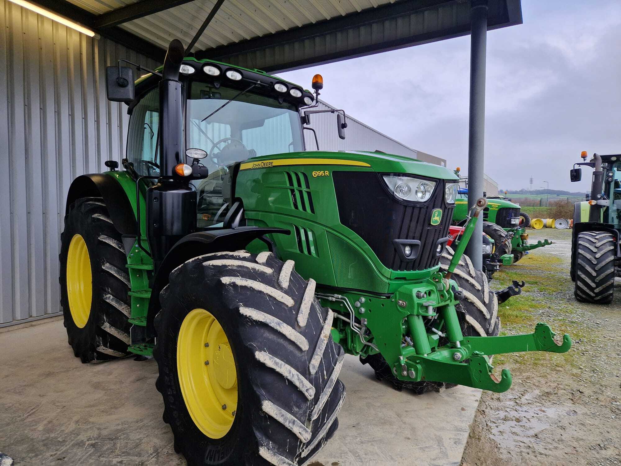 JOHN DEERE 6195R