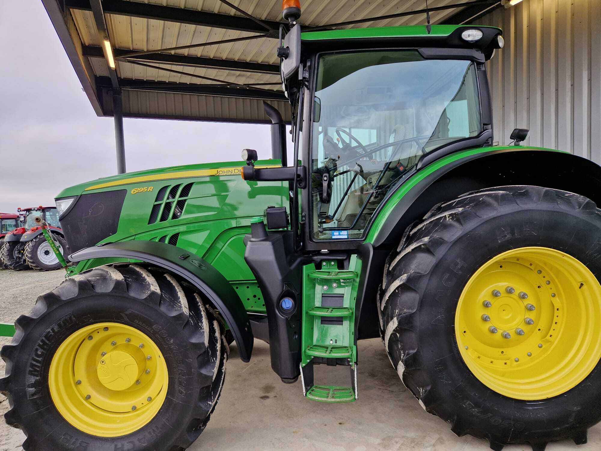 JOHN DEERE 6195R