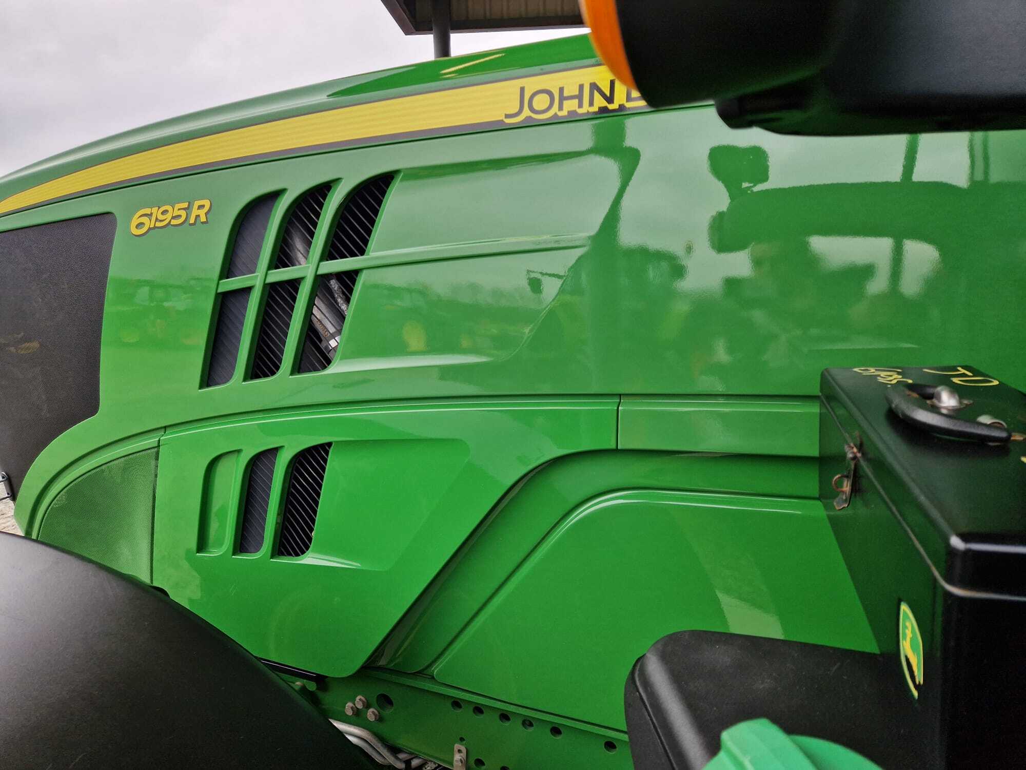 JOHN DEERE 6195R