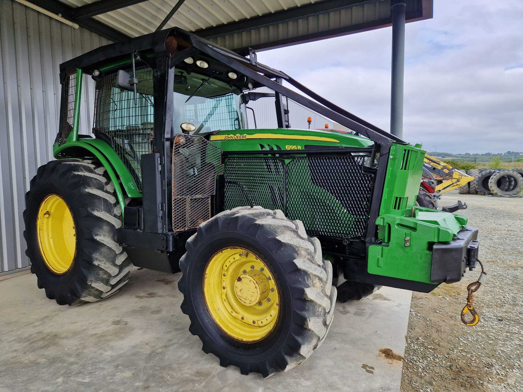 JOHN DEERE 6195R