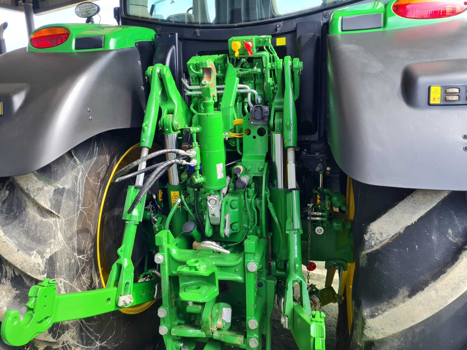 JOHN DEERE 6215R AUTOPOWER