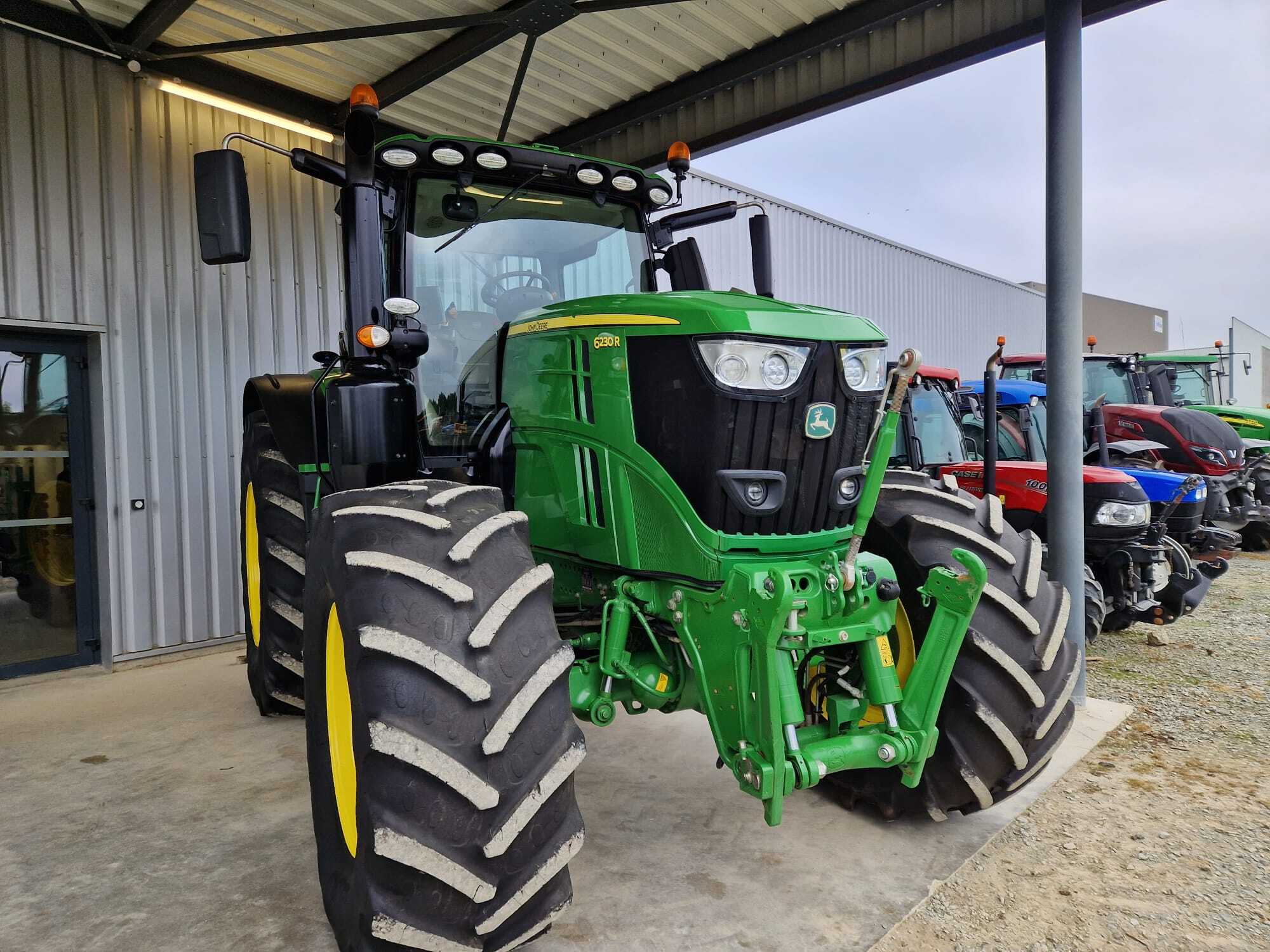 JOHN DEERE 6230R