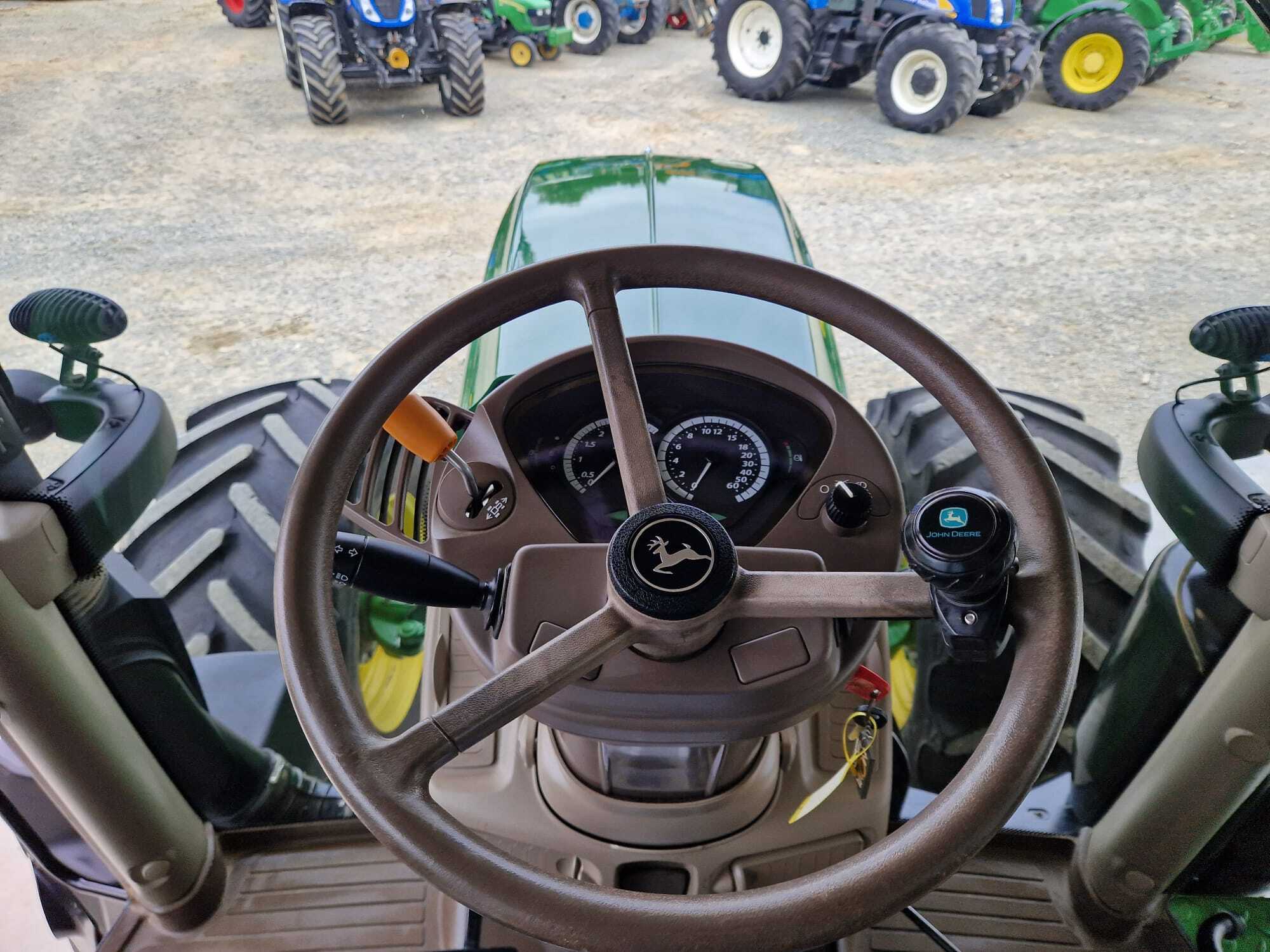 JOHN DEERE 6230R