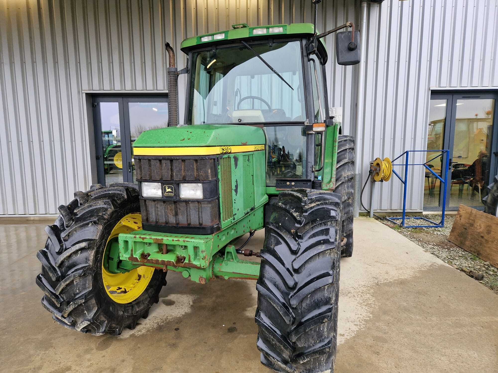 JOHN DEERE 6310