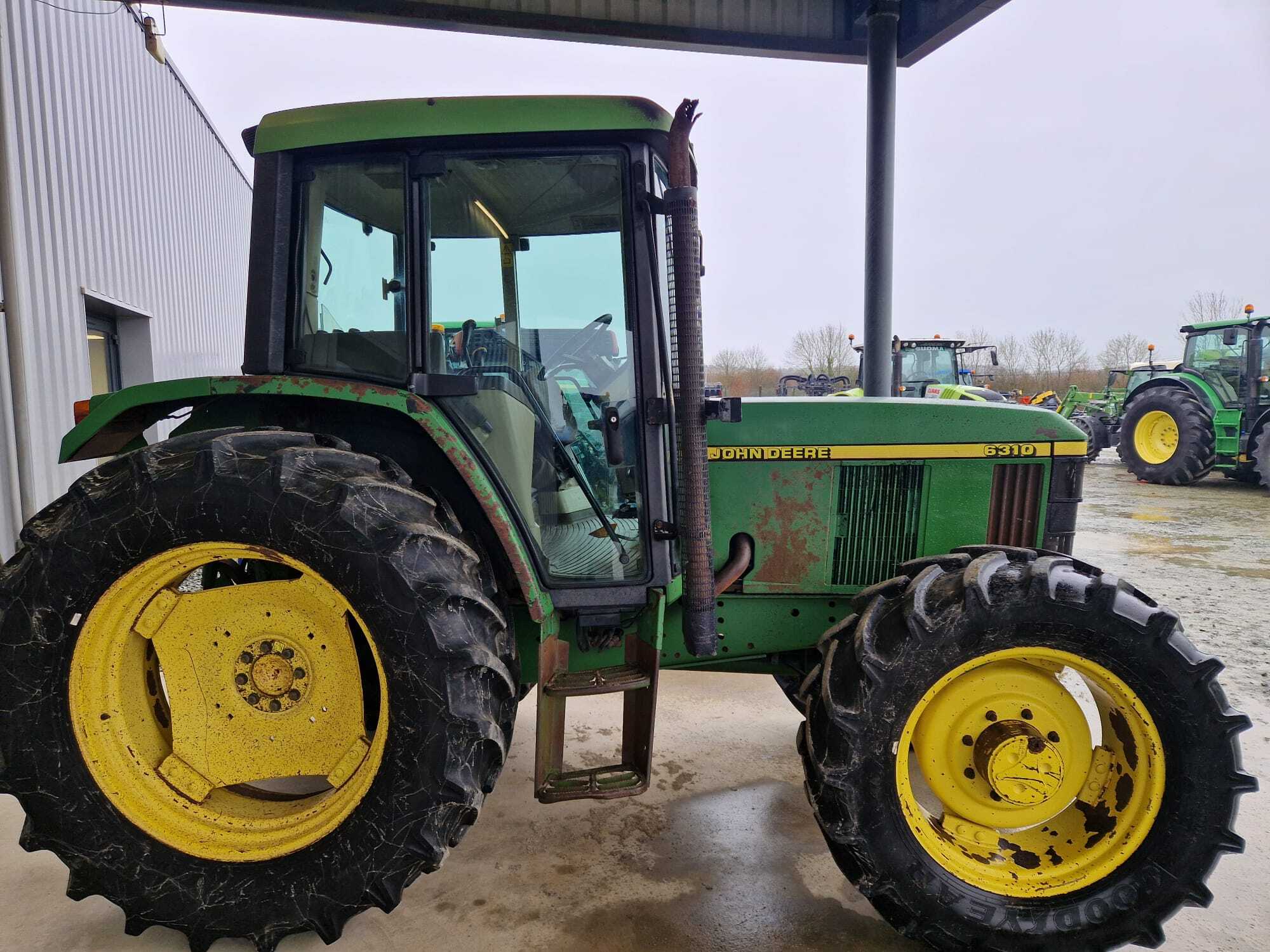 JOHN DEERE 6310