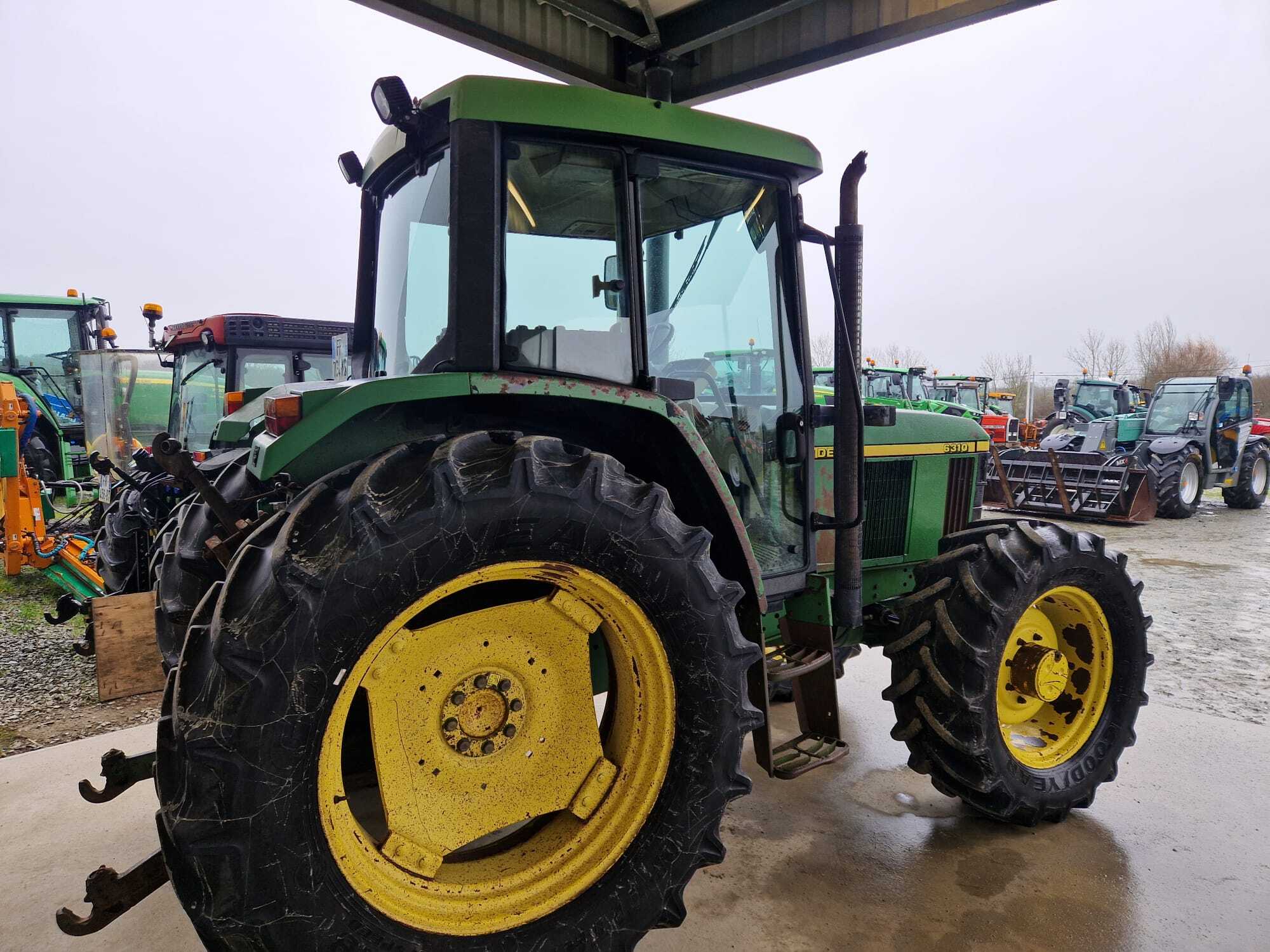 JOHN DEERE 6310