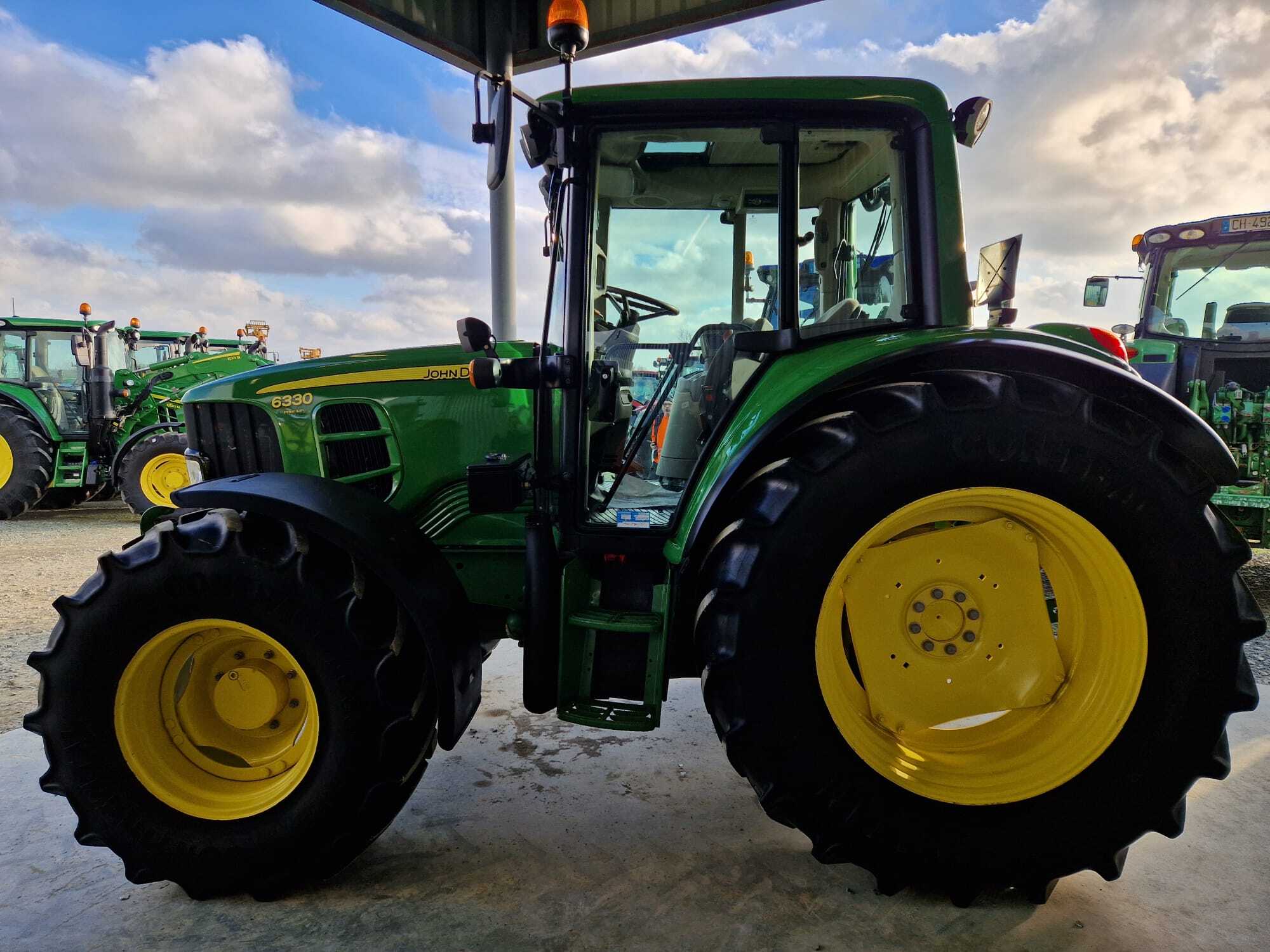 JOHN DEERE 6330 PREMIUM