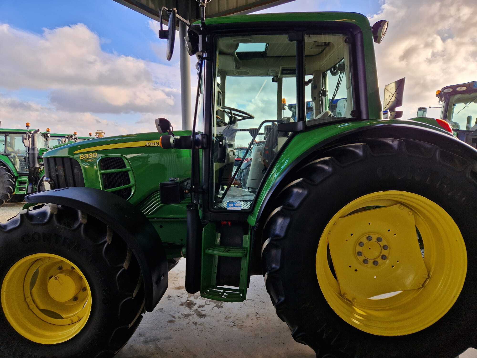 JOHN DEERE 6330 PREMIUM