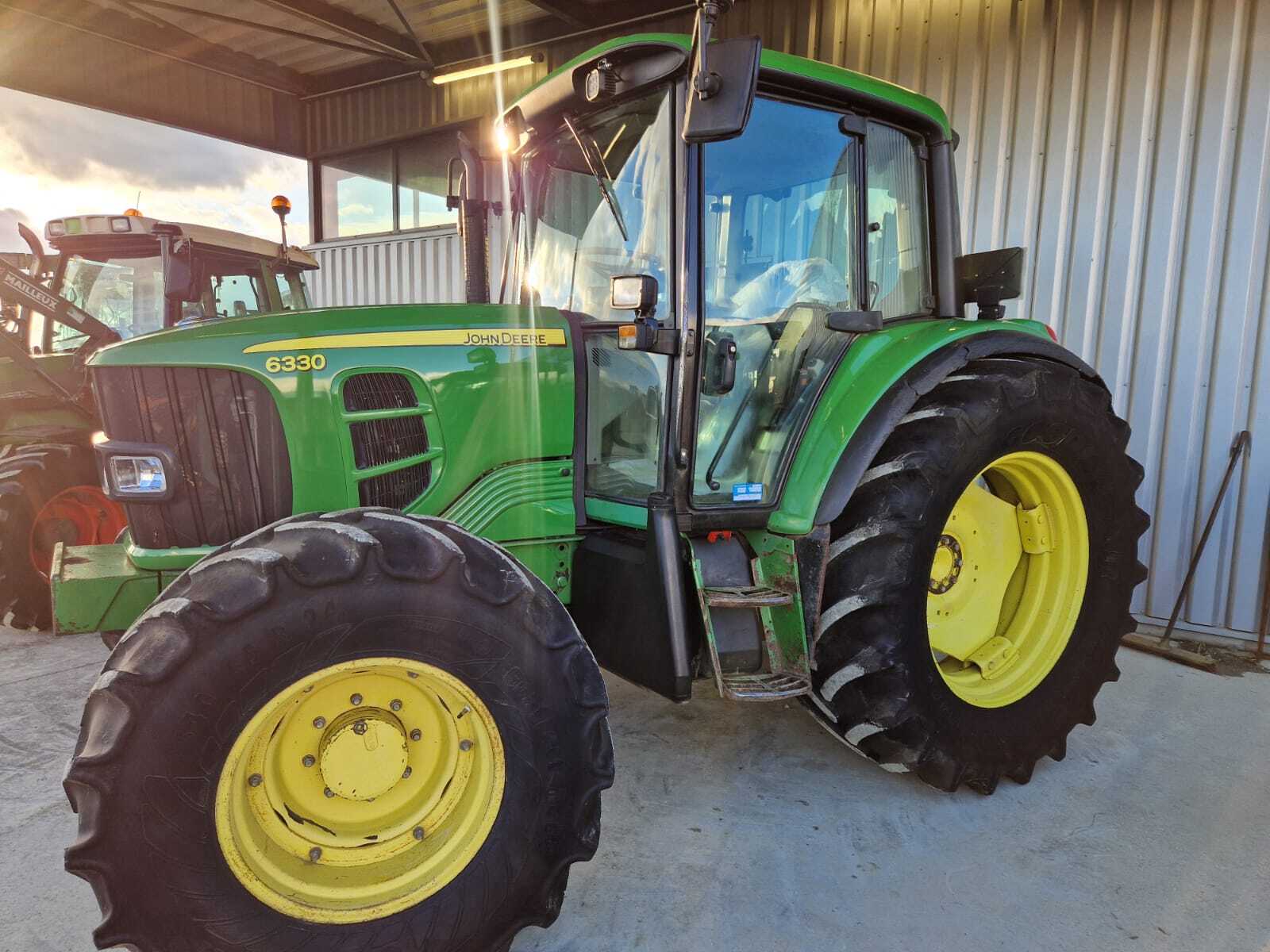 JOHN DEERE 6330 STANDARD