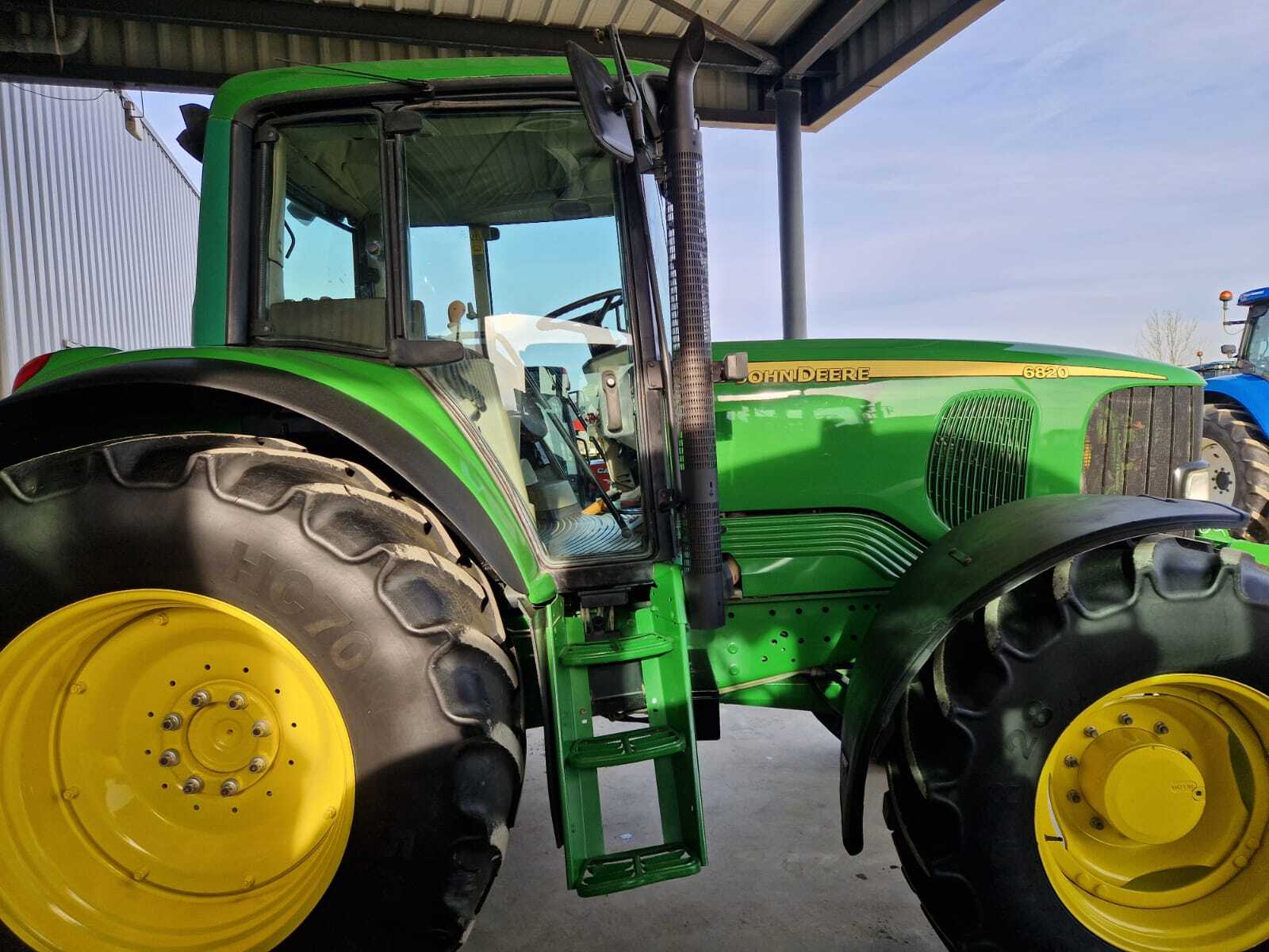 JOHN DEERE 6820 PREMIUM