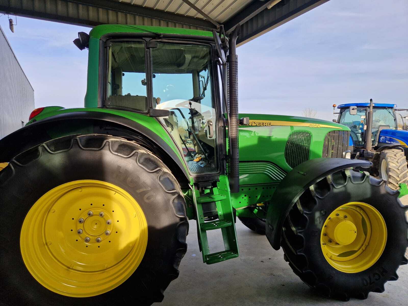 JOHN DEERE 6820 PREMIUM