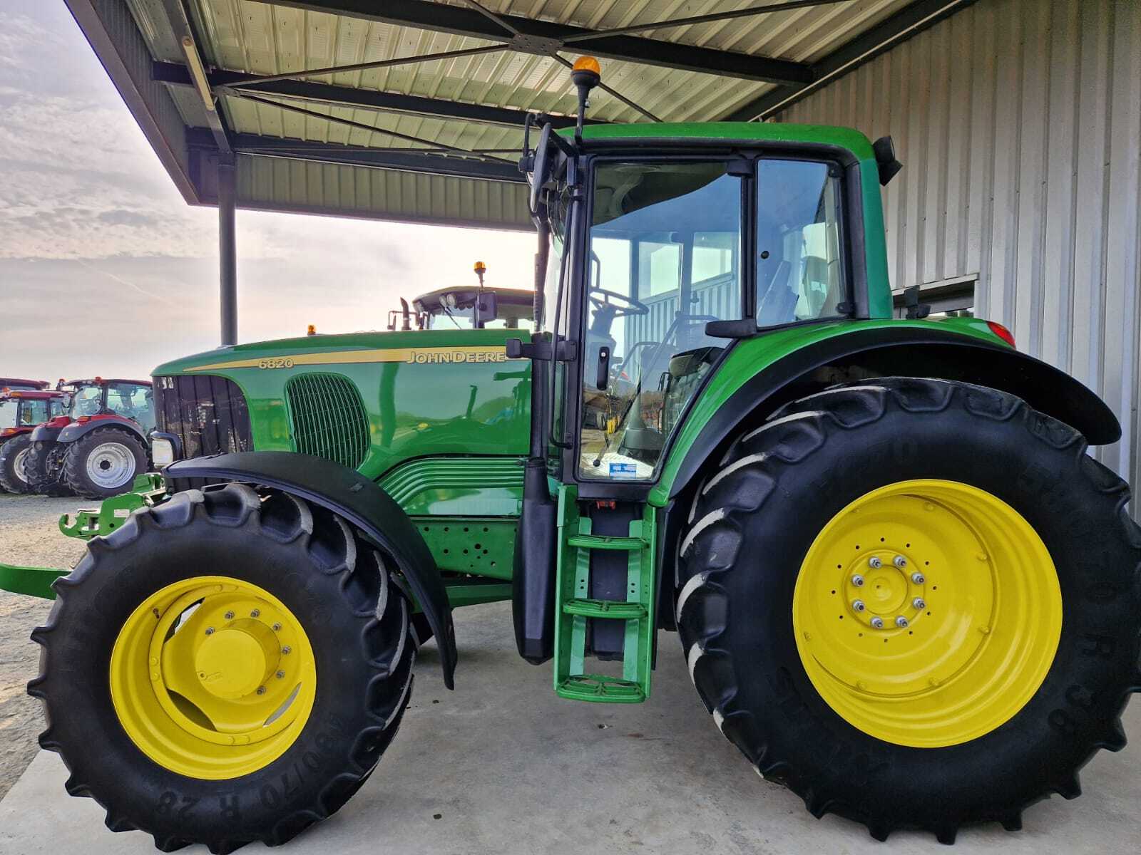 JOHN DEERE 6820 PREMIUM