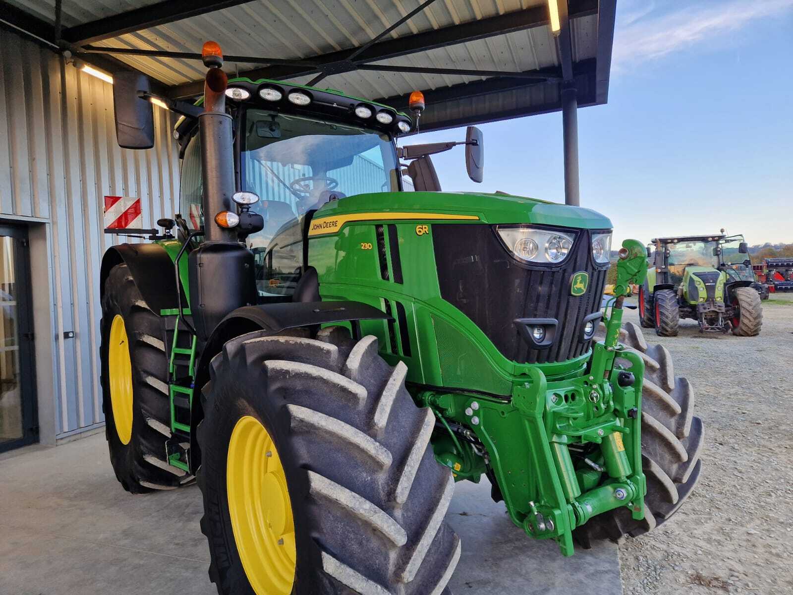 JOHN DEERE 6R230