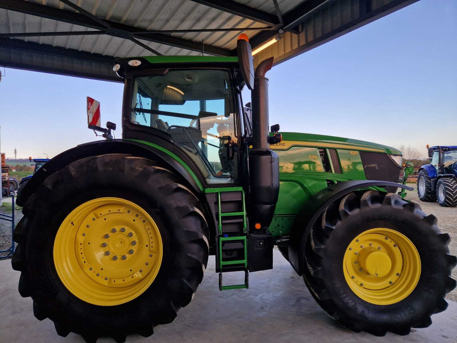 JOHN DEERE 6R230