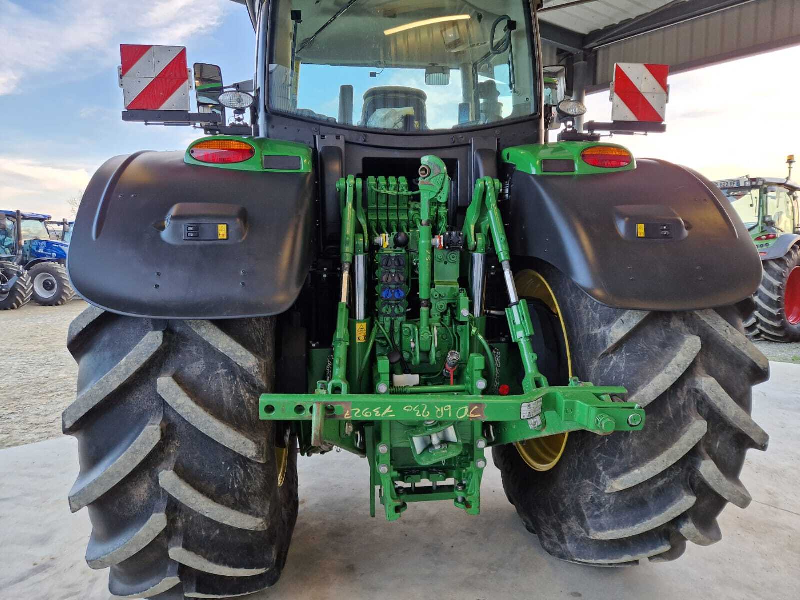 JOHN DEERE 6R230