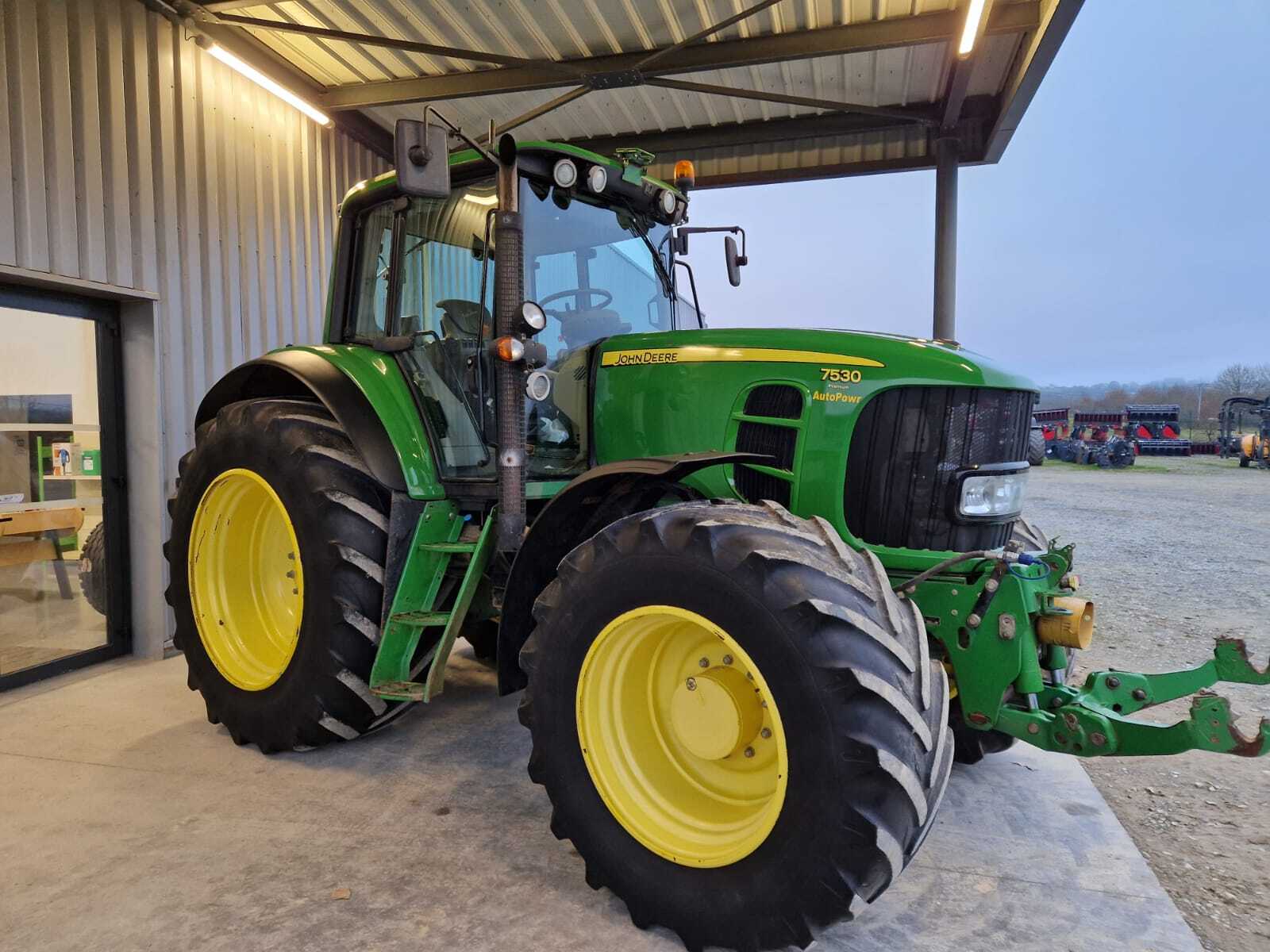 JOHN DEERE 7530 PREMIUM